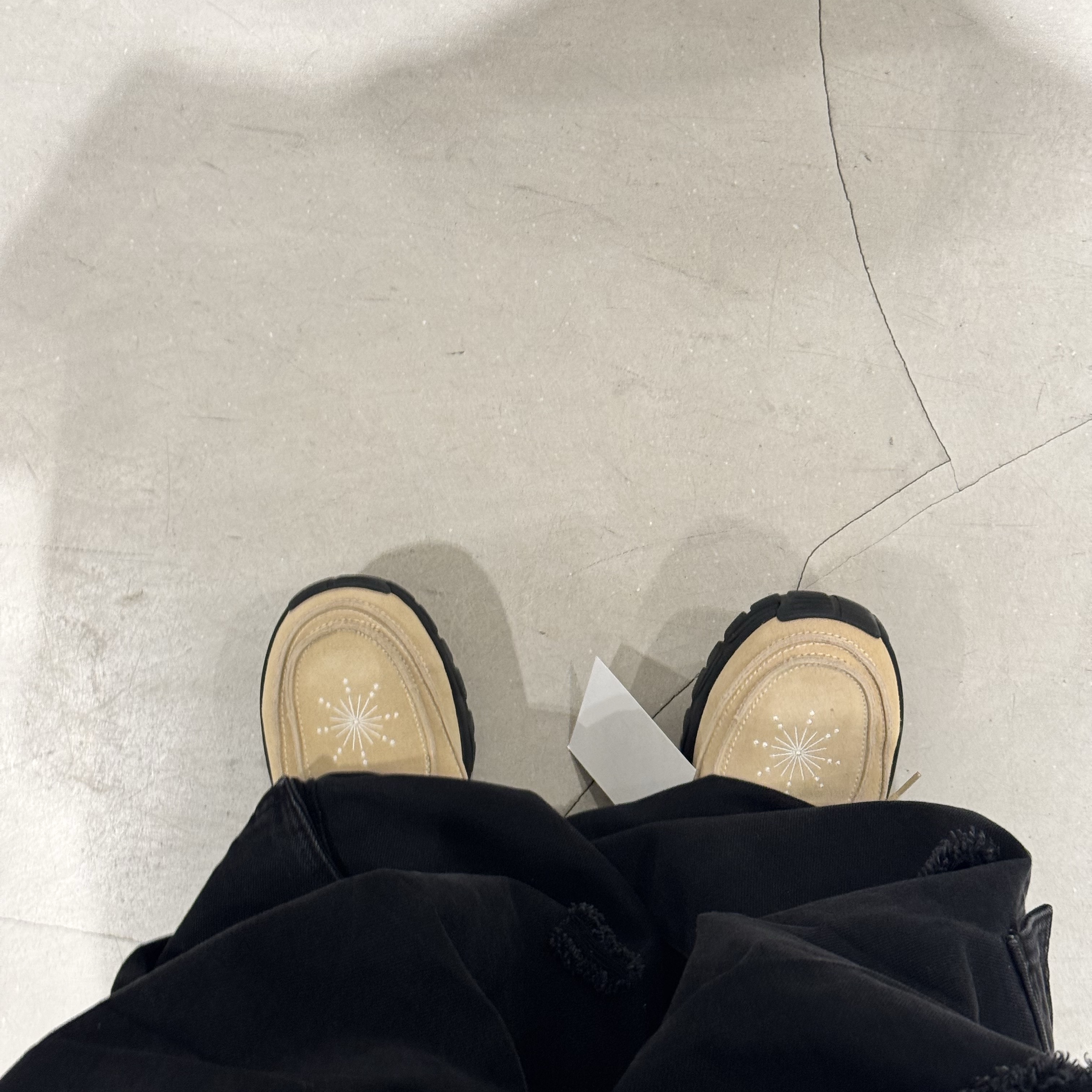 [KREAM 단독] Millo Archive X Negative Three Crescendo Desert Boots Beige, [KREAM 단독] Millo Archive X Negative Three Crescendo Desert Boots Black 착용 스타일 - 5