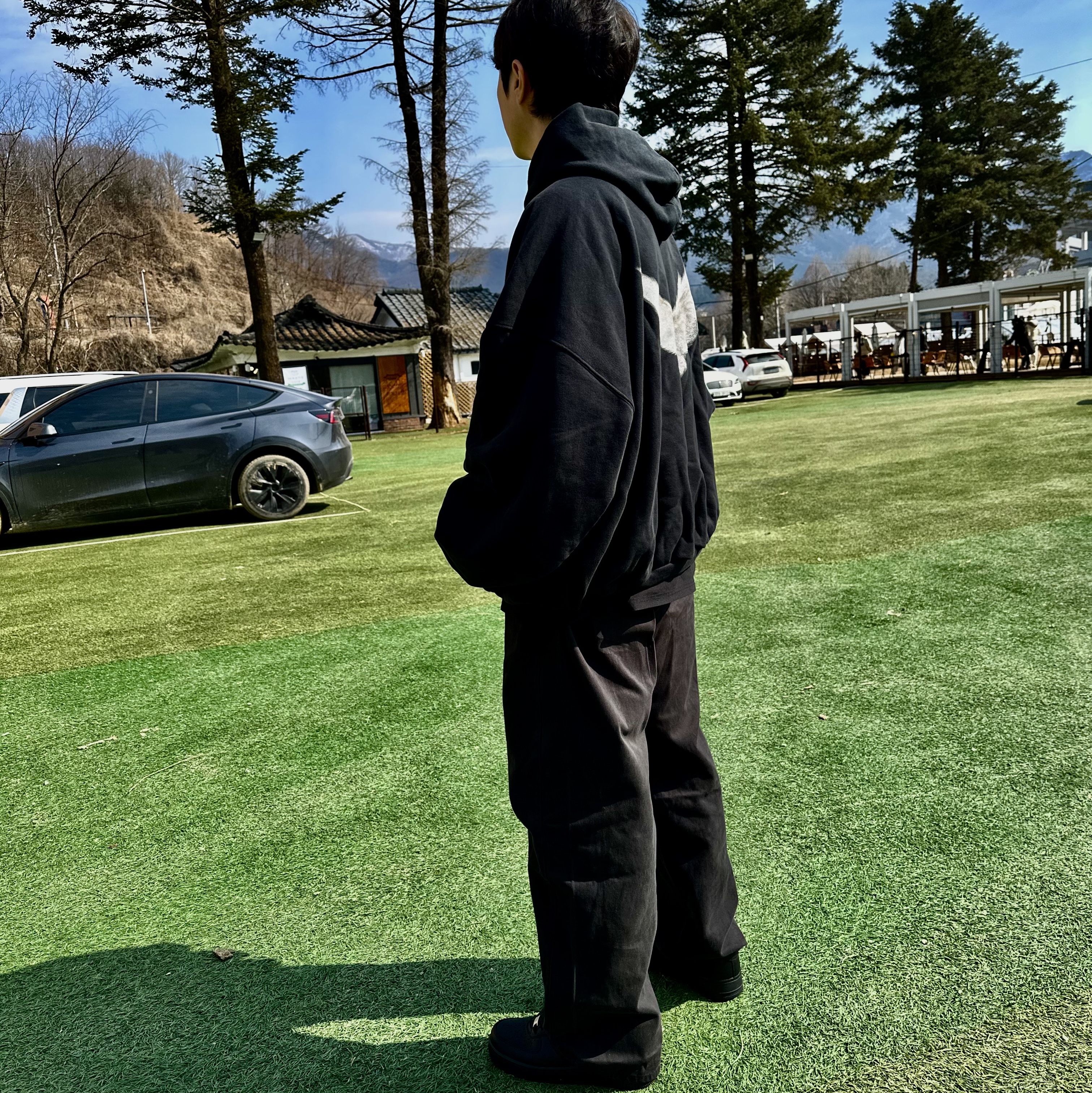 Yeezy Gap Engineered By Balenciaga Dove Hoodie Washed Black, Nike x Supreme Air Force 1 Low Black 착용 스타일 - 2