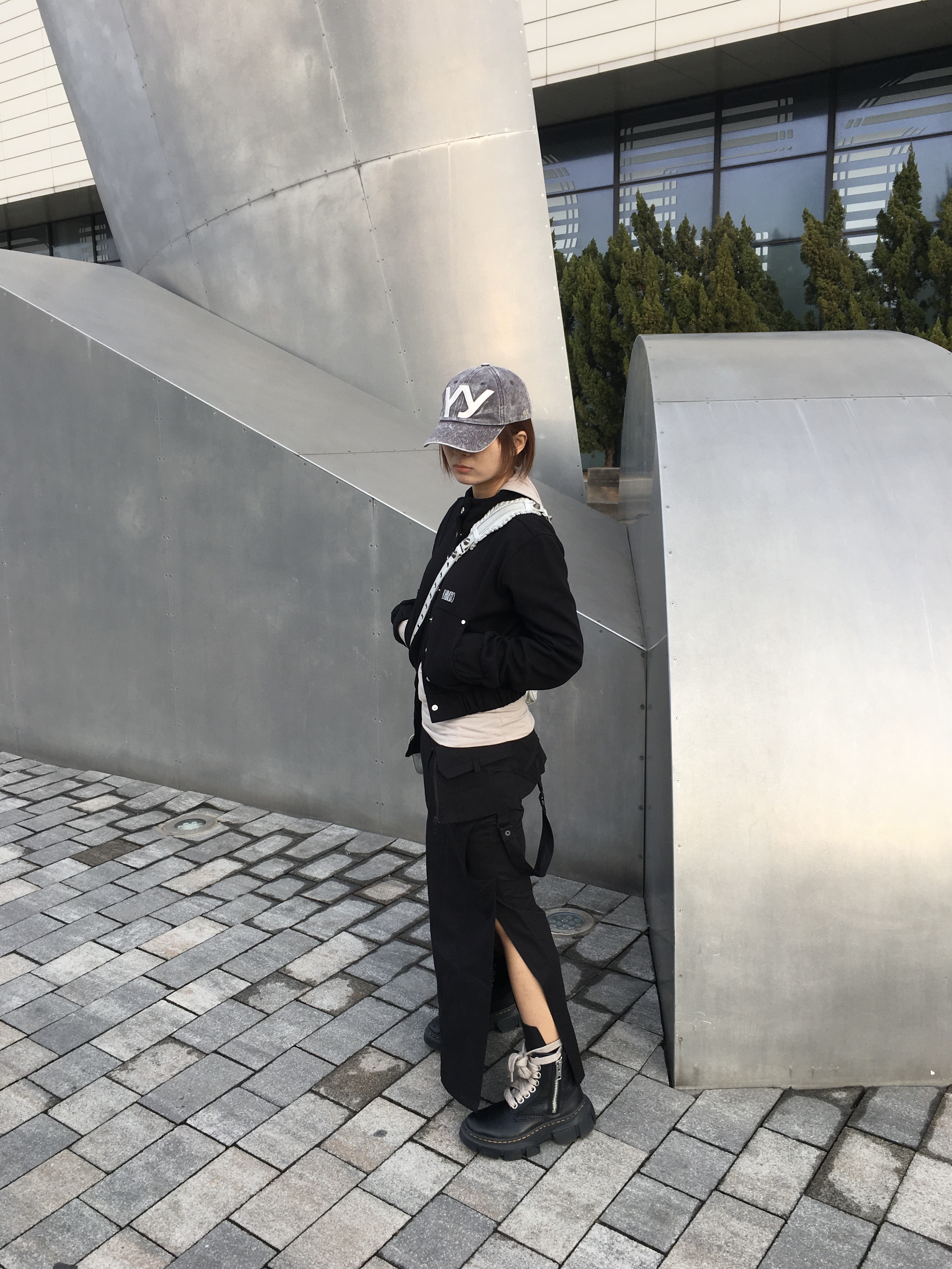 Dr. Martens x Rick Owens 1460 DMXL Jumbo Lace Boots Black, (W) Bohemian Seoul 001 Bomber Jacket Black (23 Ver.) 착용 스타일
