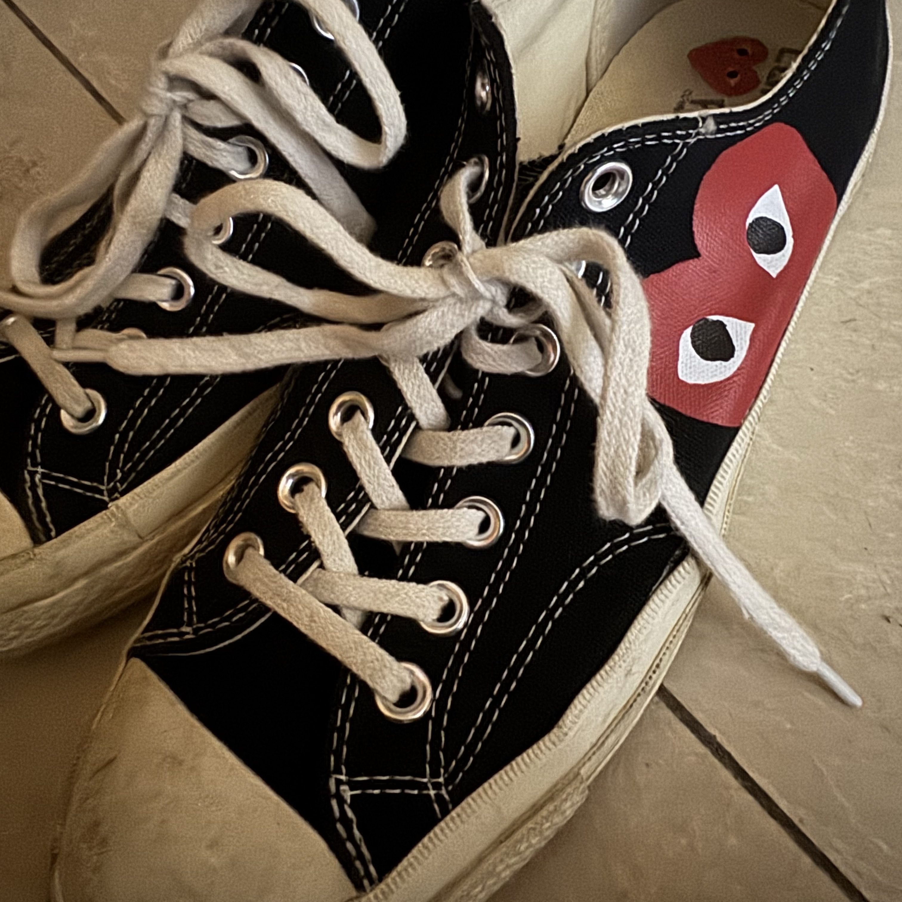 Converse x Play Comme des Garcons Chuck 70 Ox Black 착용 스타일