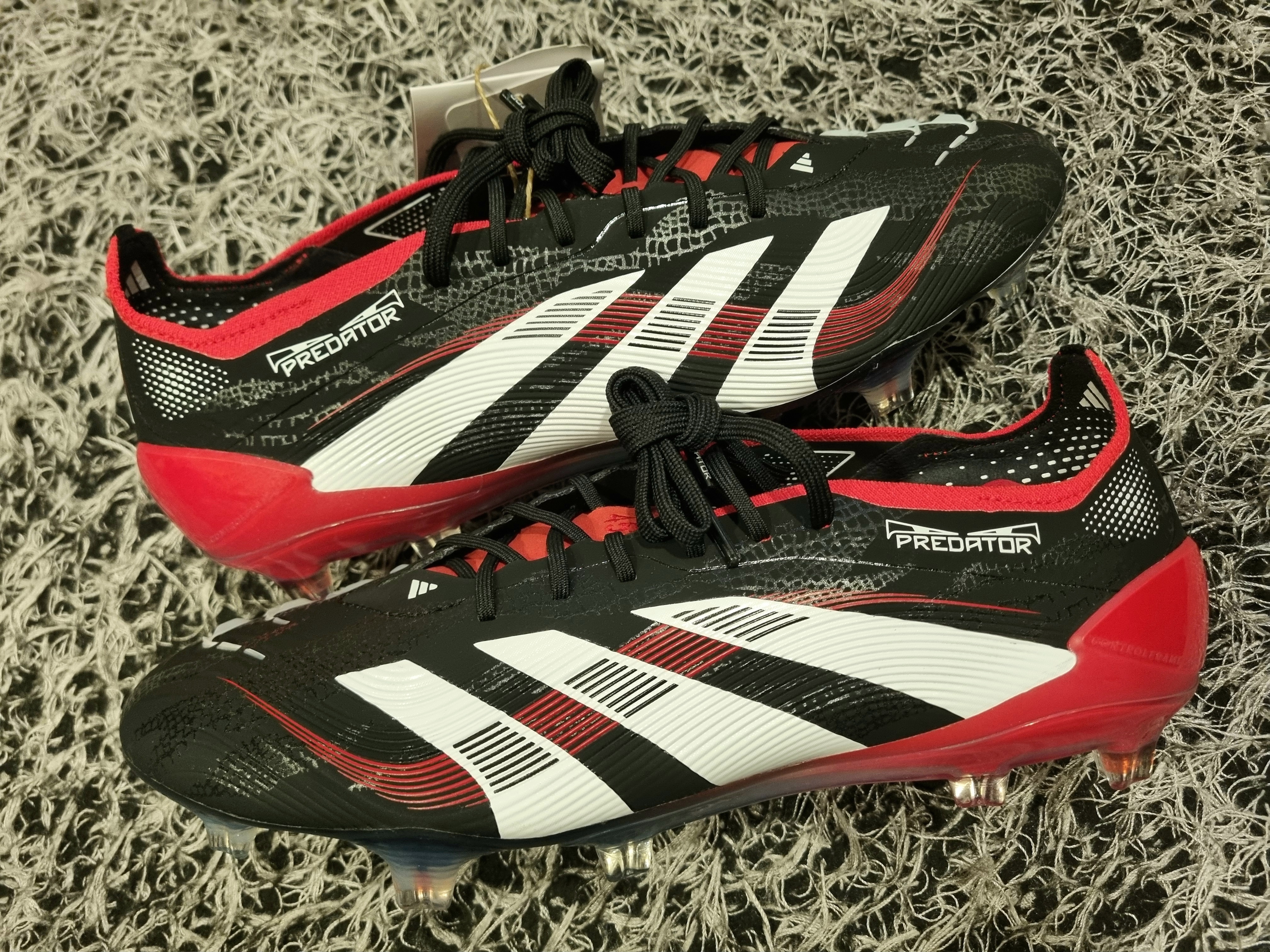 Adidas Predator Elite Foldover Tongue Firm Ground BWR Cleats Core Black Cloud White 착용 스타일 - 2