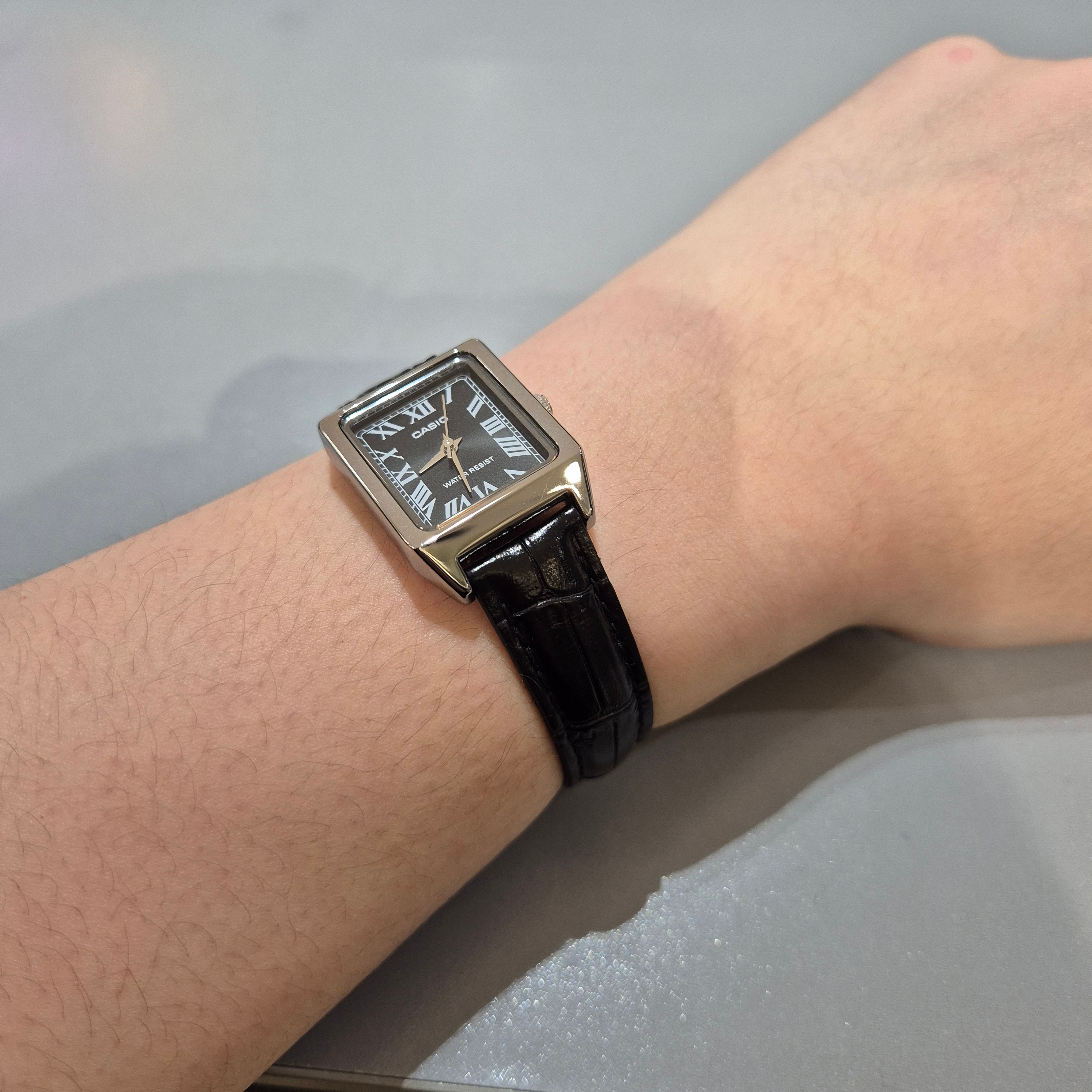 Casio LTP-V007L-1B 착용 스타일