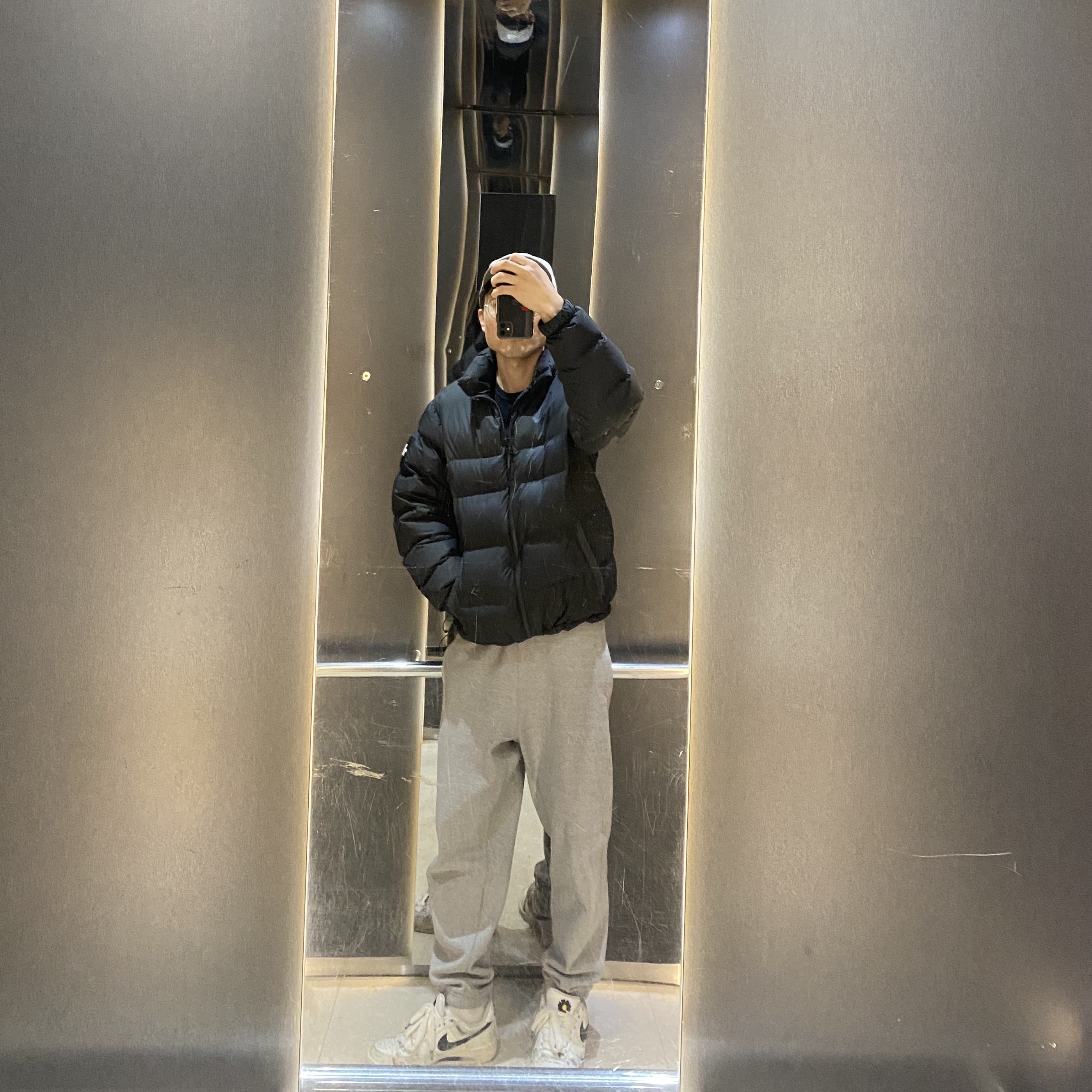 Nike x Peaceminusone Air Force 1 Low Para-Noise 2.0, The North Face 1992 Nuptse Jacket Black 착용 스타일