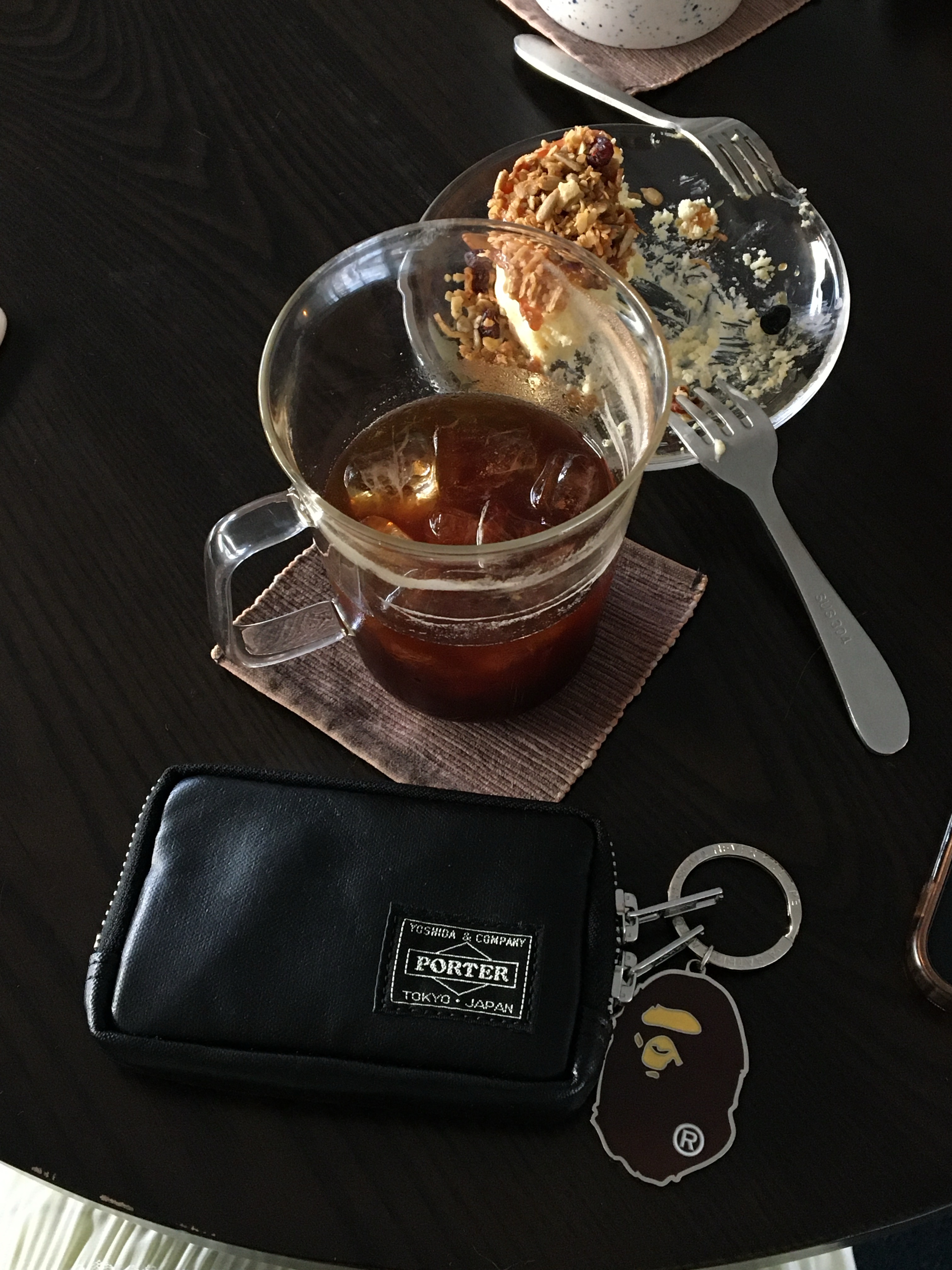 BAPE Ape Head Metal Keychain Brown, Porter Freestyle Multi Coin Case Black 착용 스타일 - 4