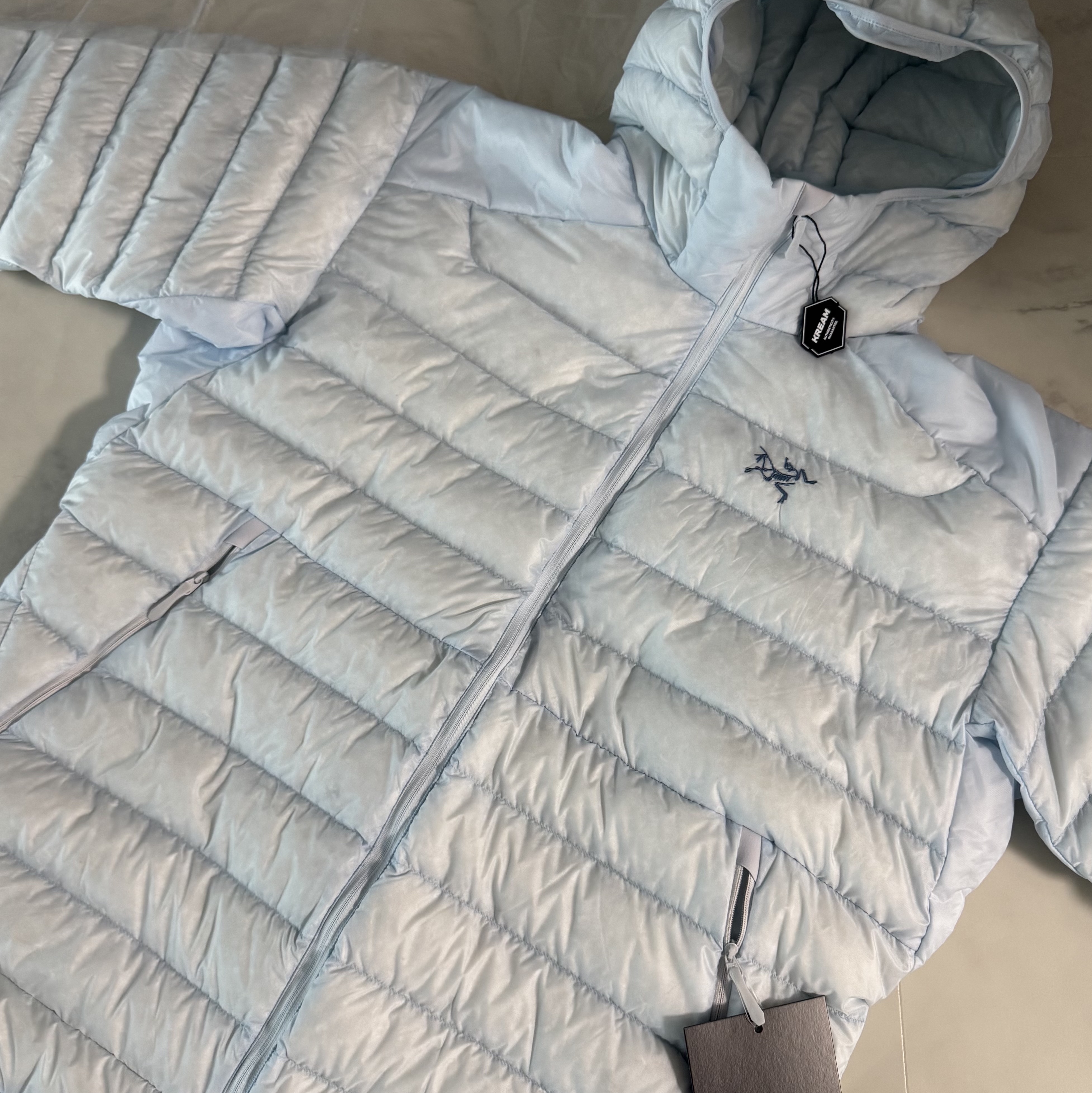 Arc'teryx Cerium Hoody Daybreak 착용 스타일