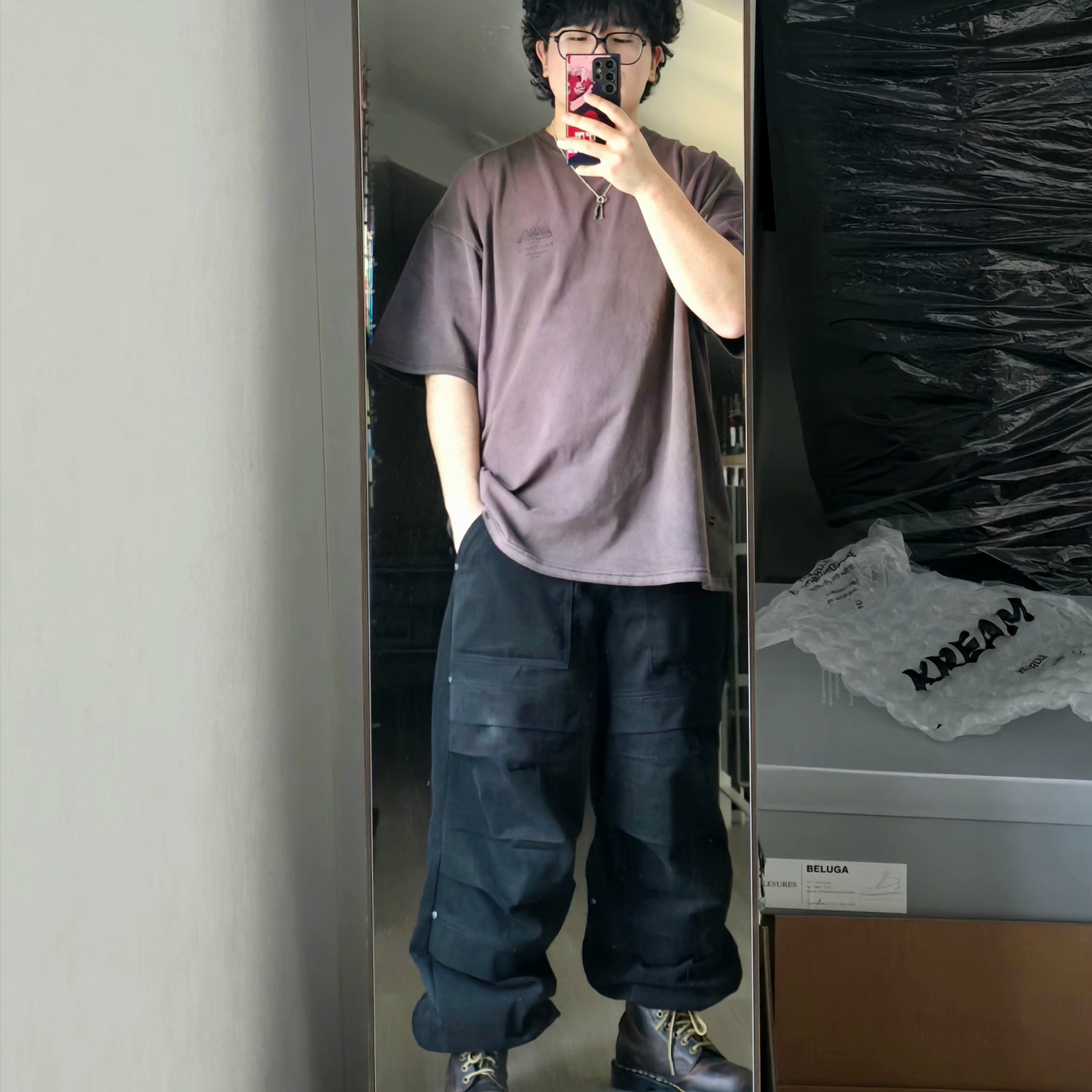 [프리오더] Polyteru 925 Silver Pendant Feather, Dr. Martens x Thisisneverthat 1460 Waxed Full Grain Brown 착용 스타일 - 2