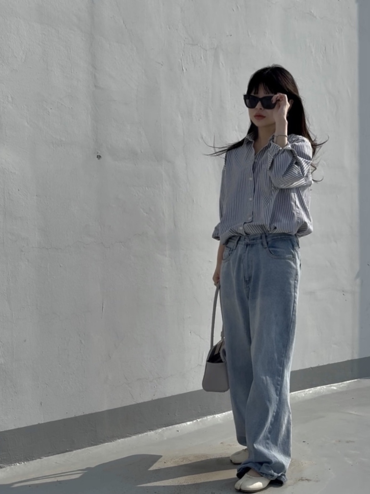 (W) Maison Margiela Tabi Ballet Flat Shoes Ivory, Chanel Square Sunglasses Acetate & Black Frame Grey Lenses Asian Fit 착용 스타일