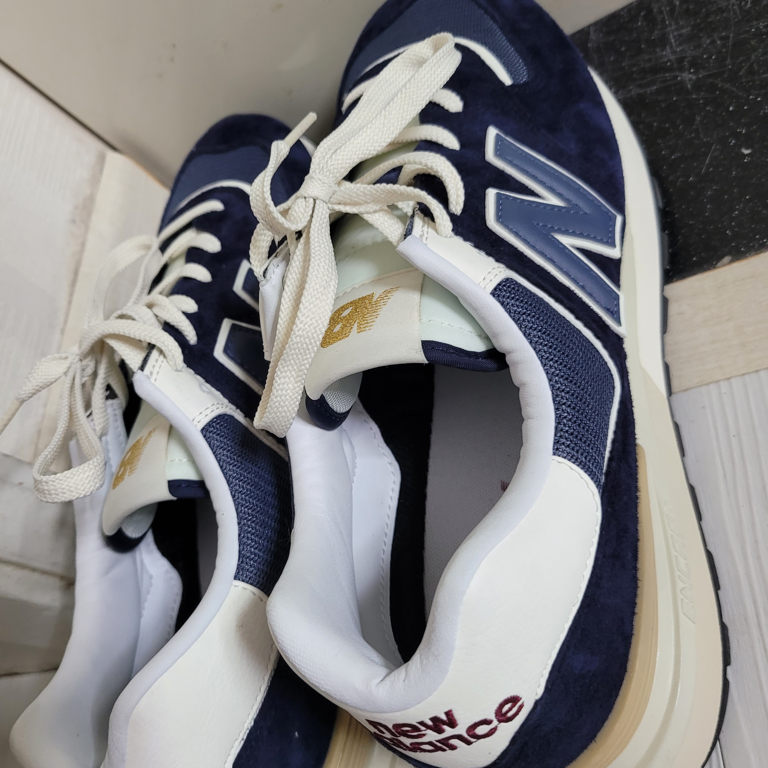 New Balance 574 Legacy Navy 착용 스타일