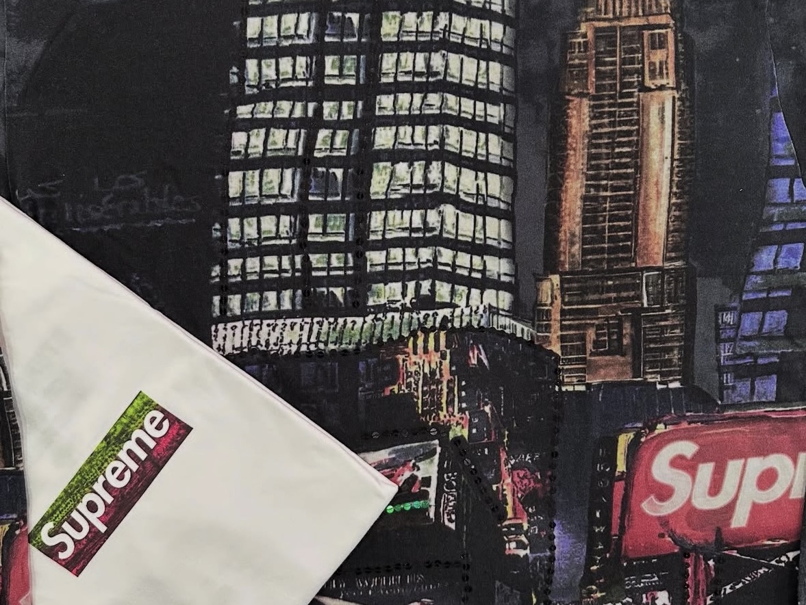 Supreme Skyline Sequin L/S Top Night - 25SS, Supreme Los Angeles Fire Relief Box Logo T-Shirt White - 25SS 착용 스타일 - 2
