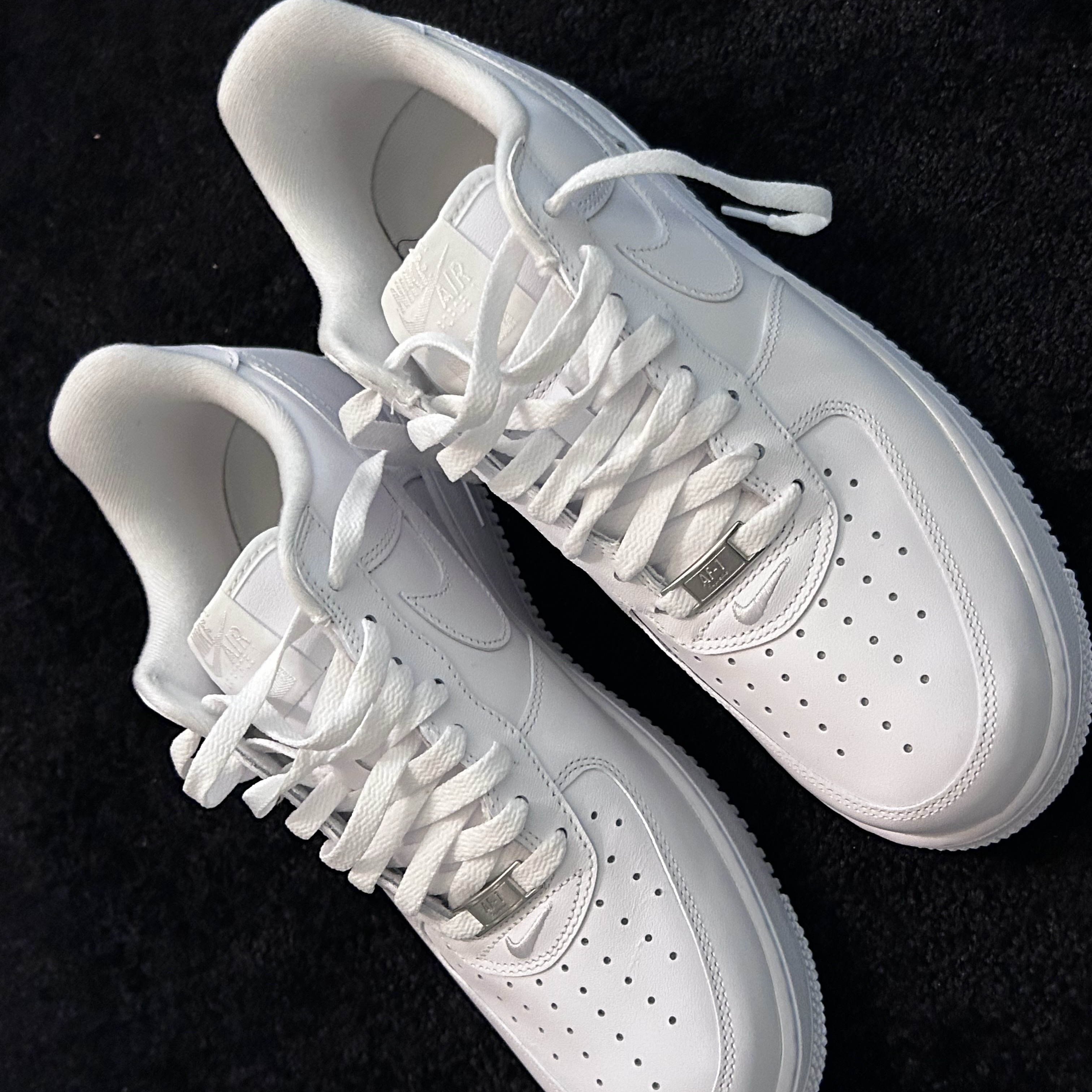 Nike x Supreme Air Force 1 Low White 착용 스타일 - 3