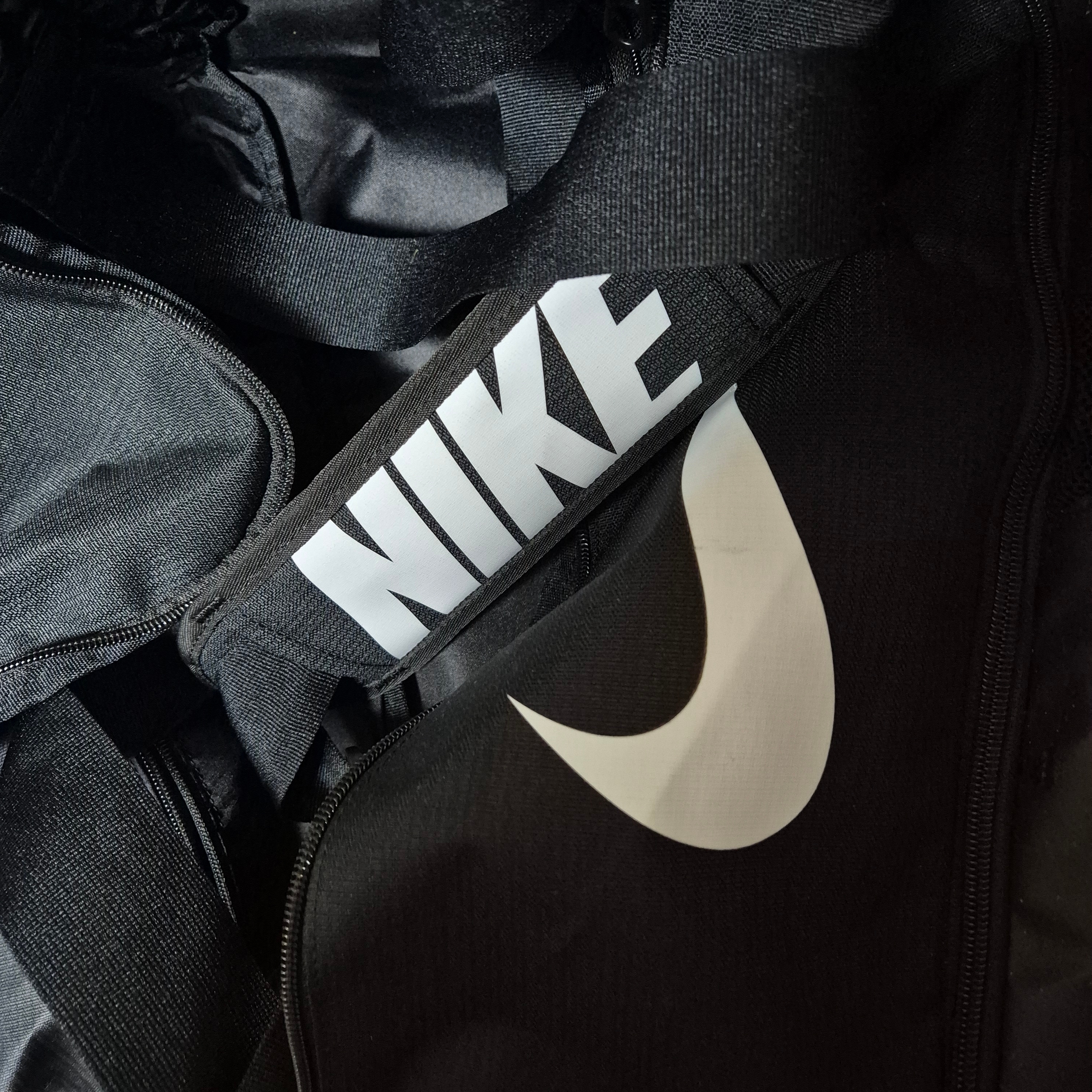 Nike Brasilia 9.5 Training Duffle Bag Medium 60L Black 착용 스타일
