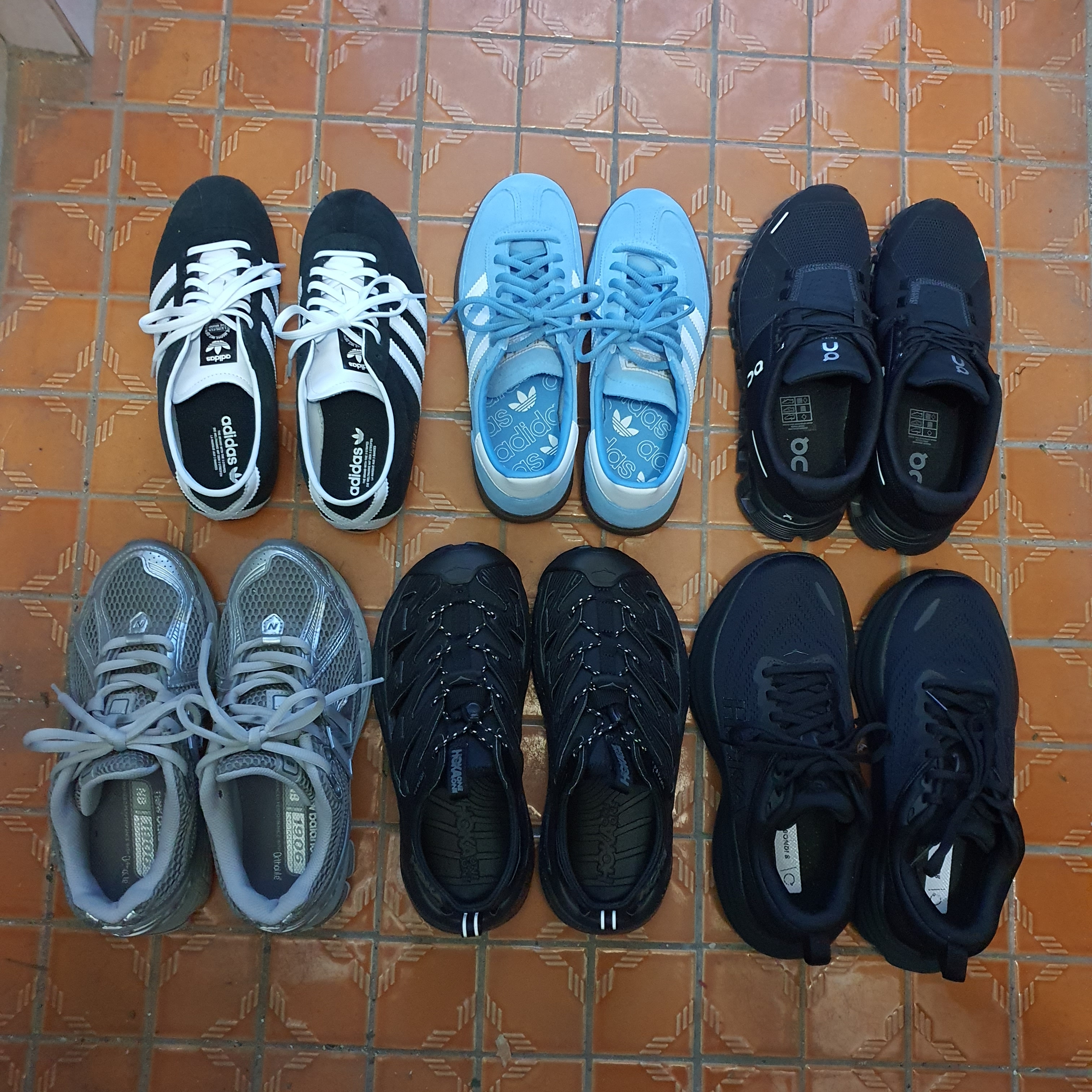 Adidas Spezial Handball Light Blue, (W) On Running Cloud 5 All Black 착용 스타일