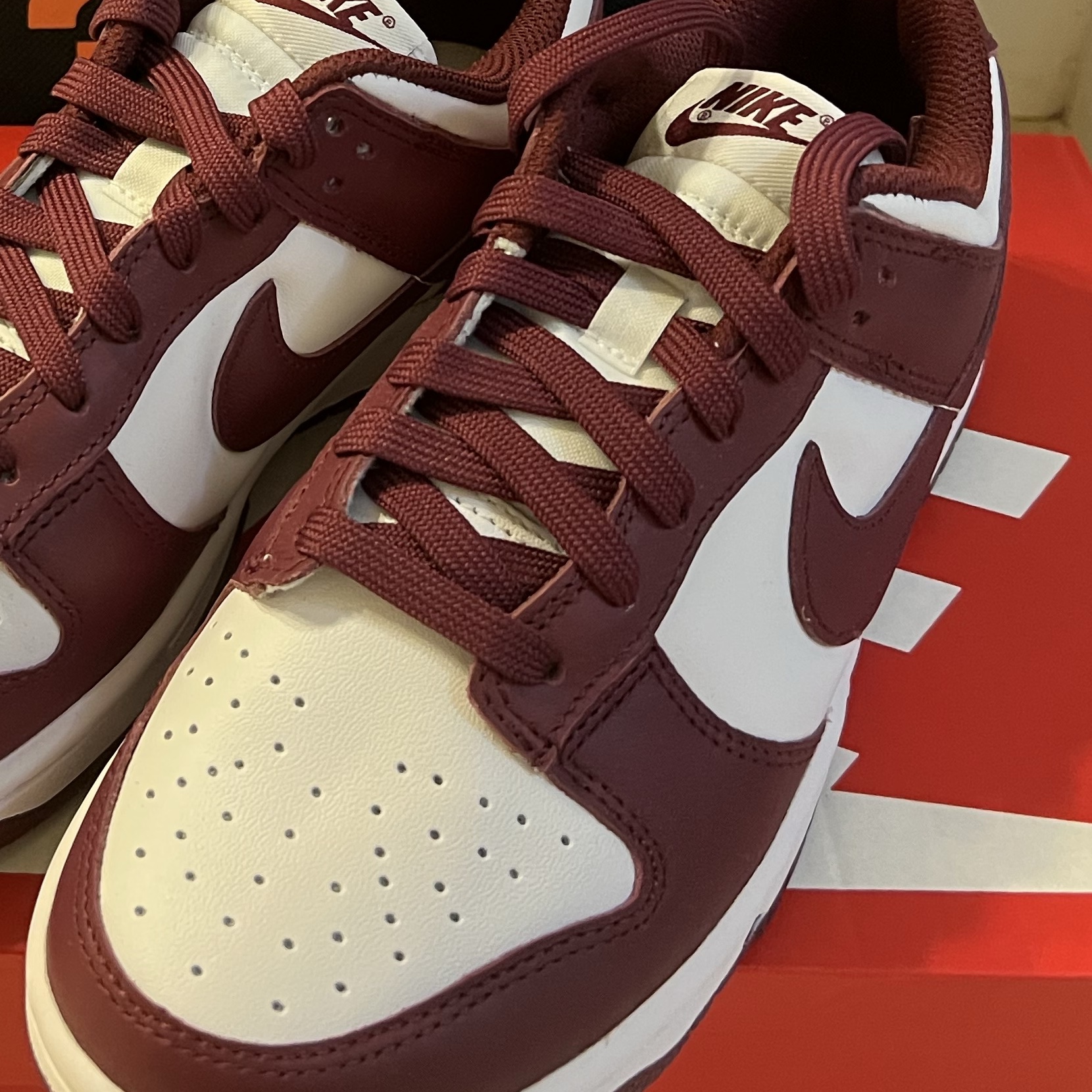 (W) Nike Dunk Low Bordeaux 착용 스타일