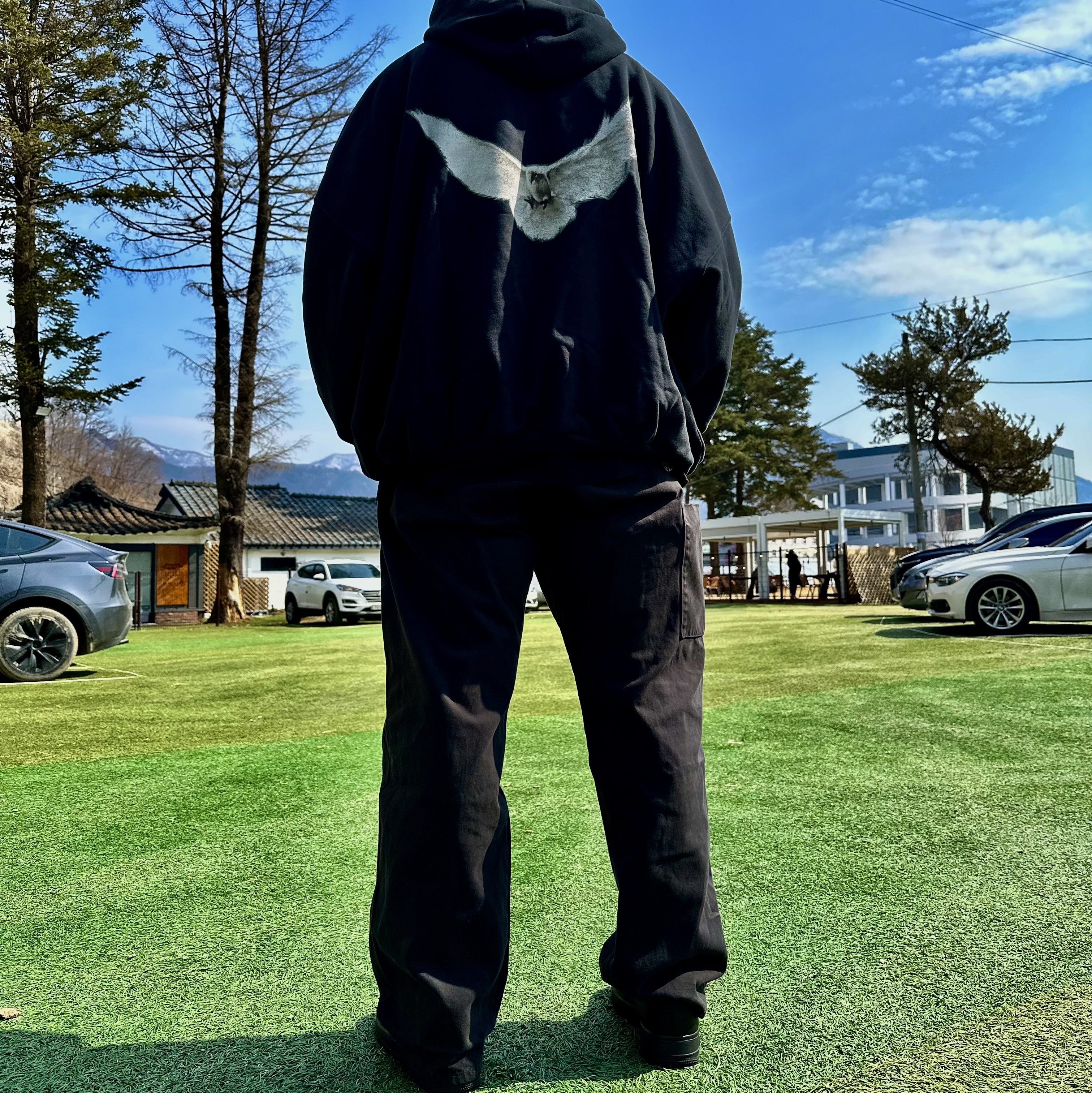 Yeezy Gap Engineered By Balenciaga Dove Hoodie Washed Black, Nike x Supreme Air Force 1 Low Black 착용 스타일 - 1