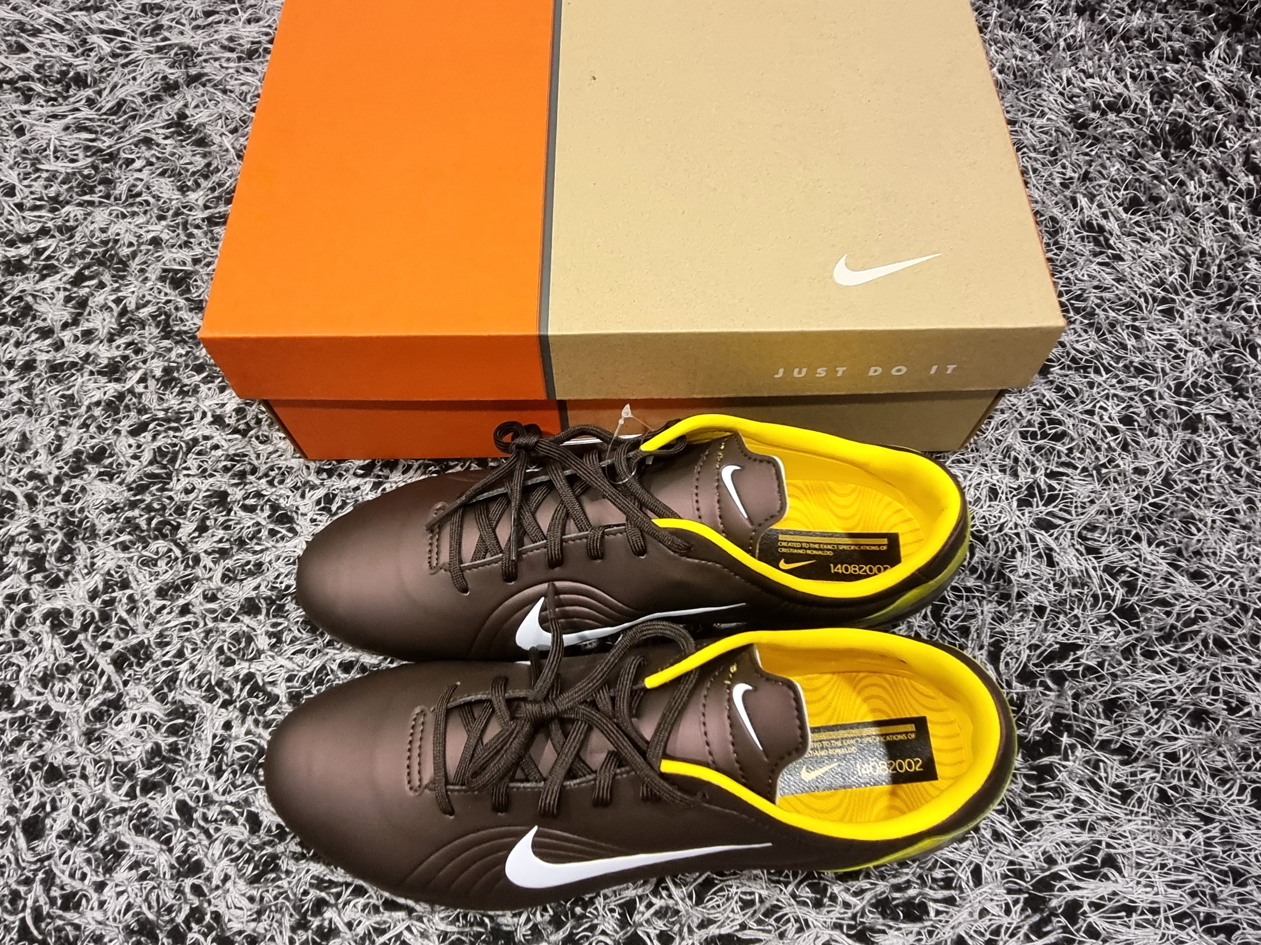 Nike Zoom Mercurial Vapor 1 RGN SE FG Dark Cinder Maize 착용 스타일 - 7