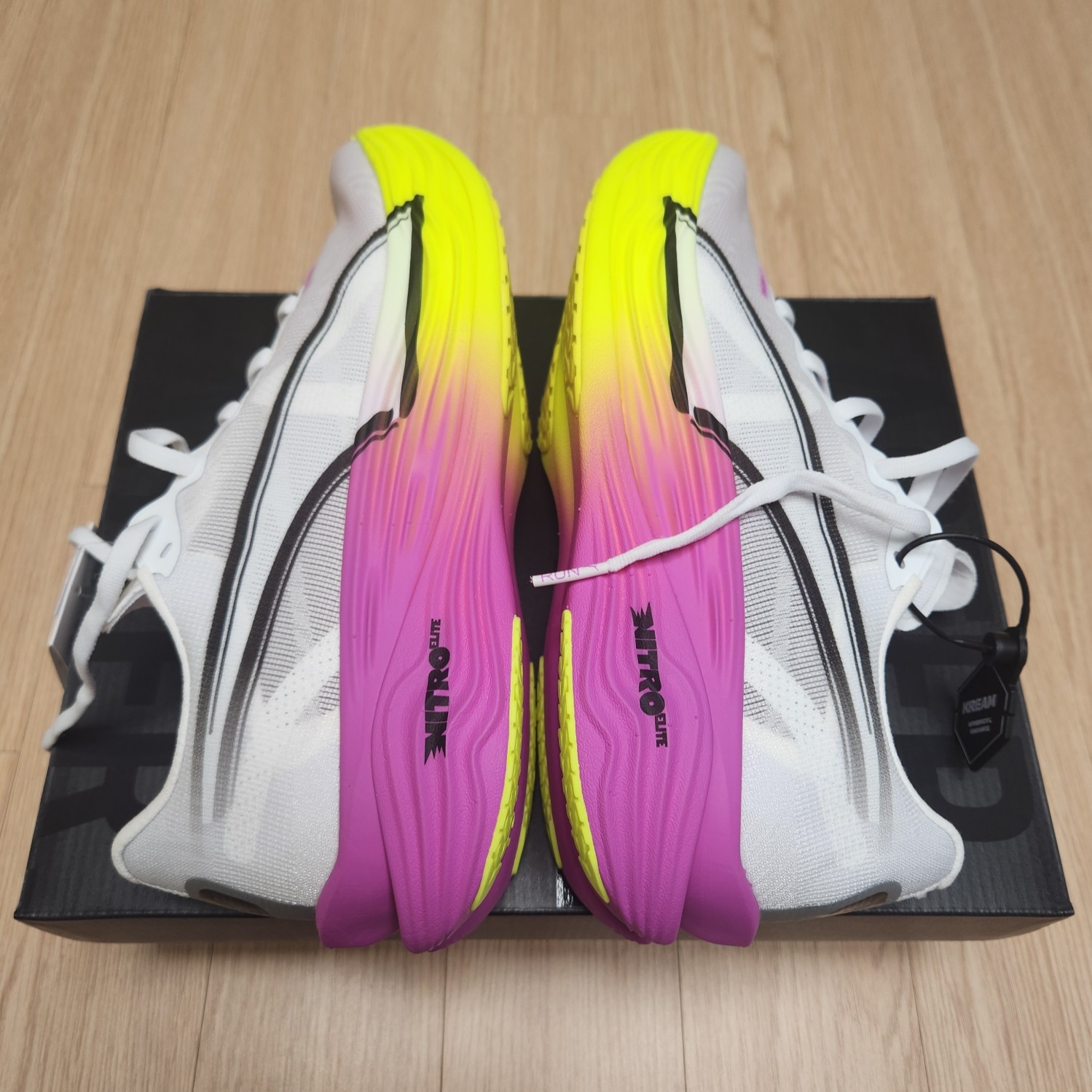 Puma Deviate Nitro Elite 3 White Pure Magenta 착용 스타일