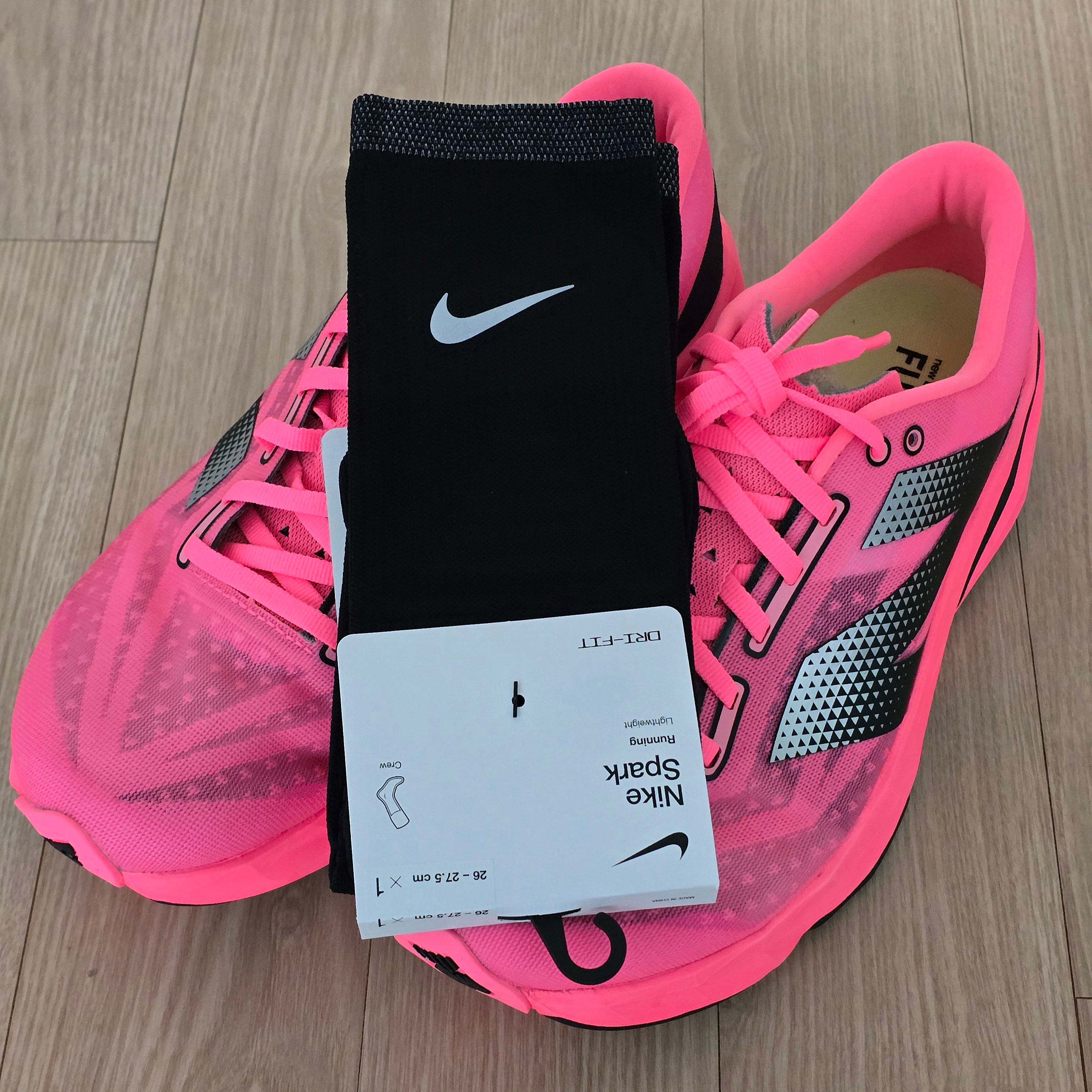 New Balance Fuelcell Rebel v4 Ultra Pink Black - 2E Wide, New Balance Fuelcell Rebel v4 Ultra Pink Black - D Standard 착용 스타일