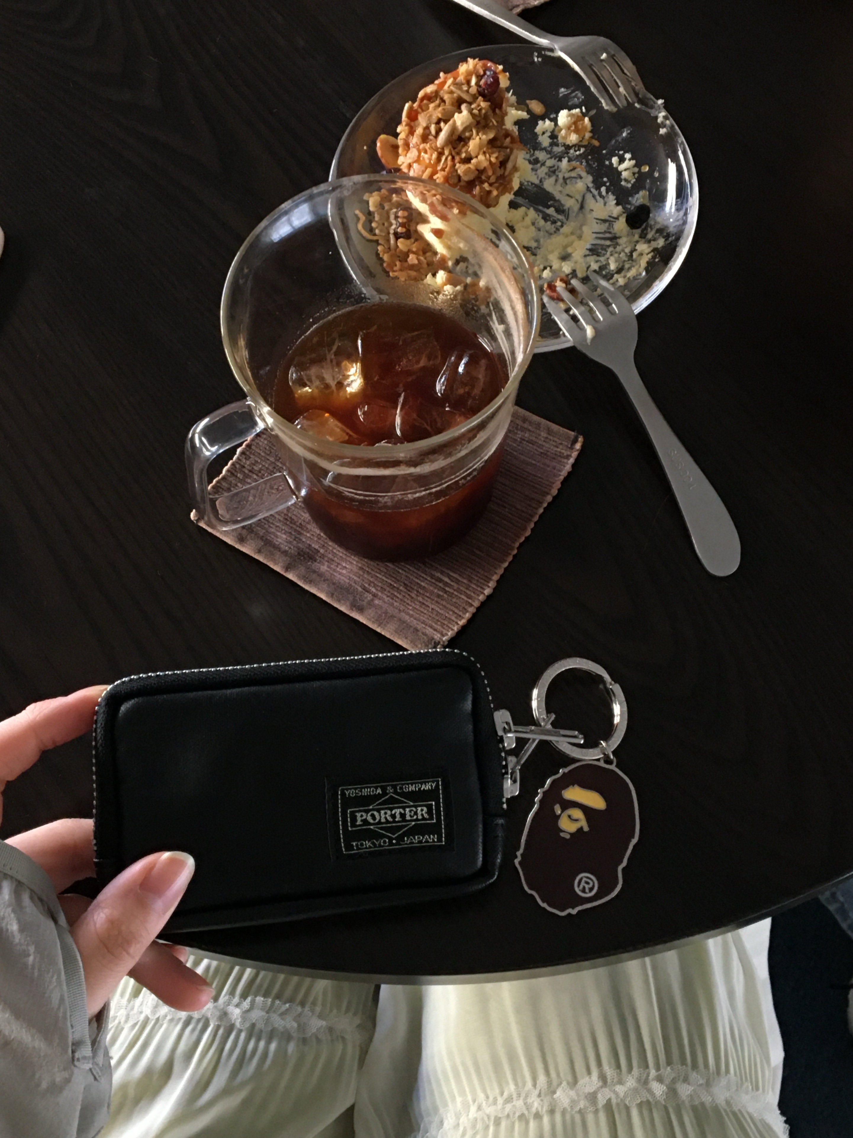 BAPE Ape Head Metal Keychain Brown, Porter Freestyle Multi Coin Case Black 착용 스타일 - 3