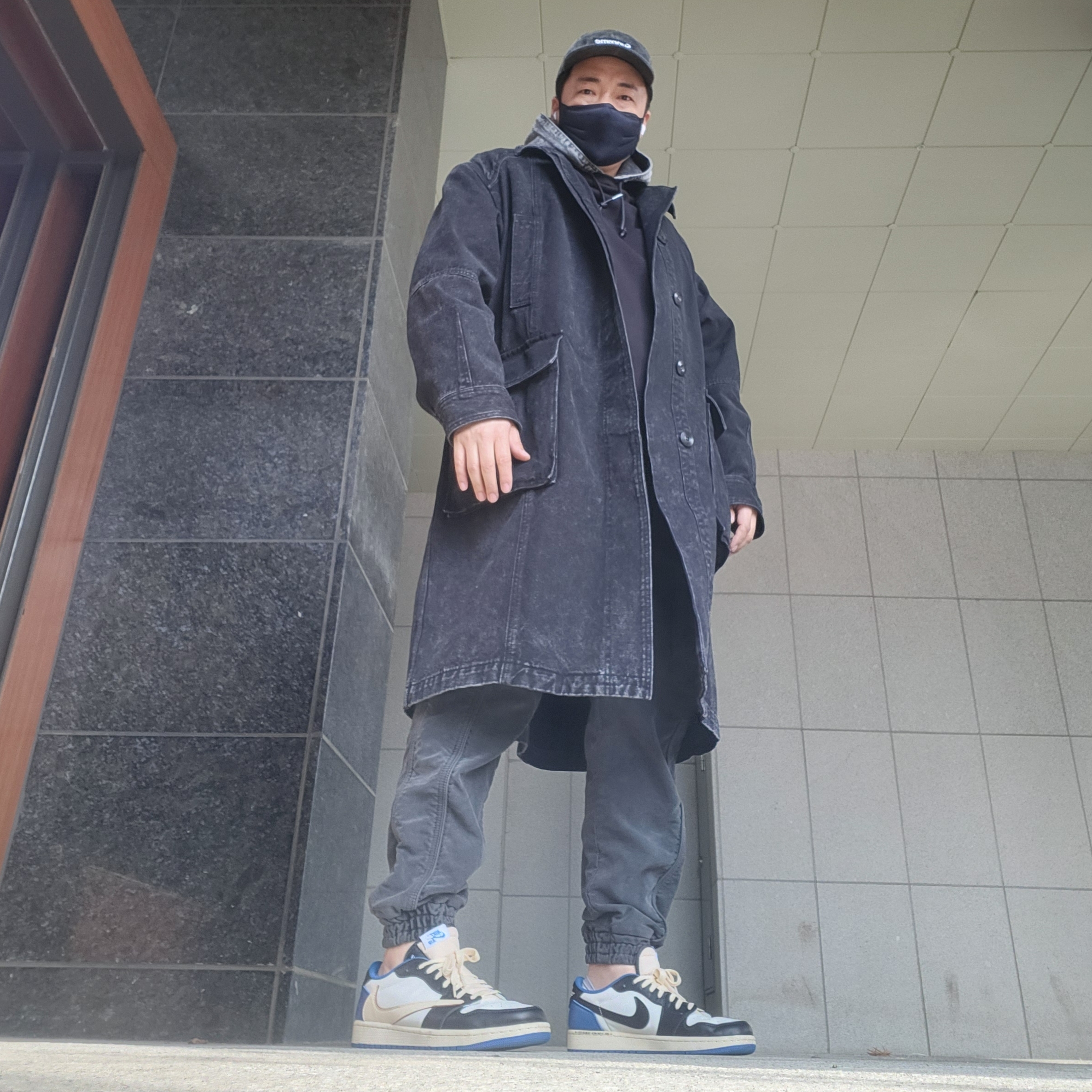 Supreme Classic Logo 6-Panel Cap Denim - 23SS, Juun.J Detail Jogger Pants Grey - 22FW 착용 스타일 - 1