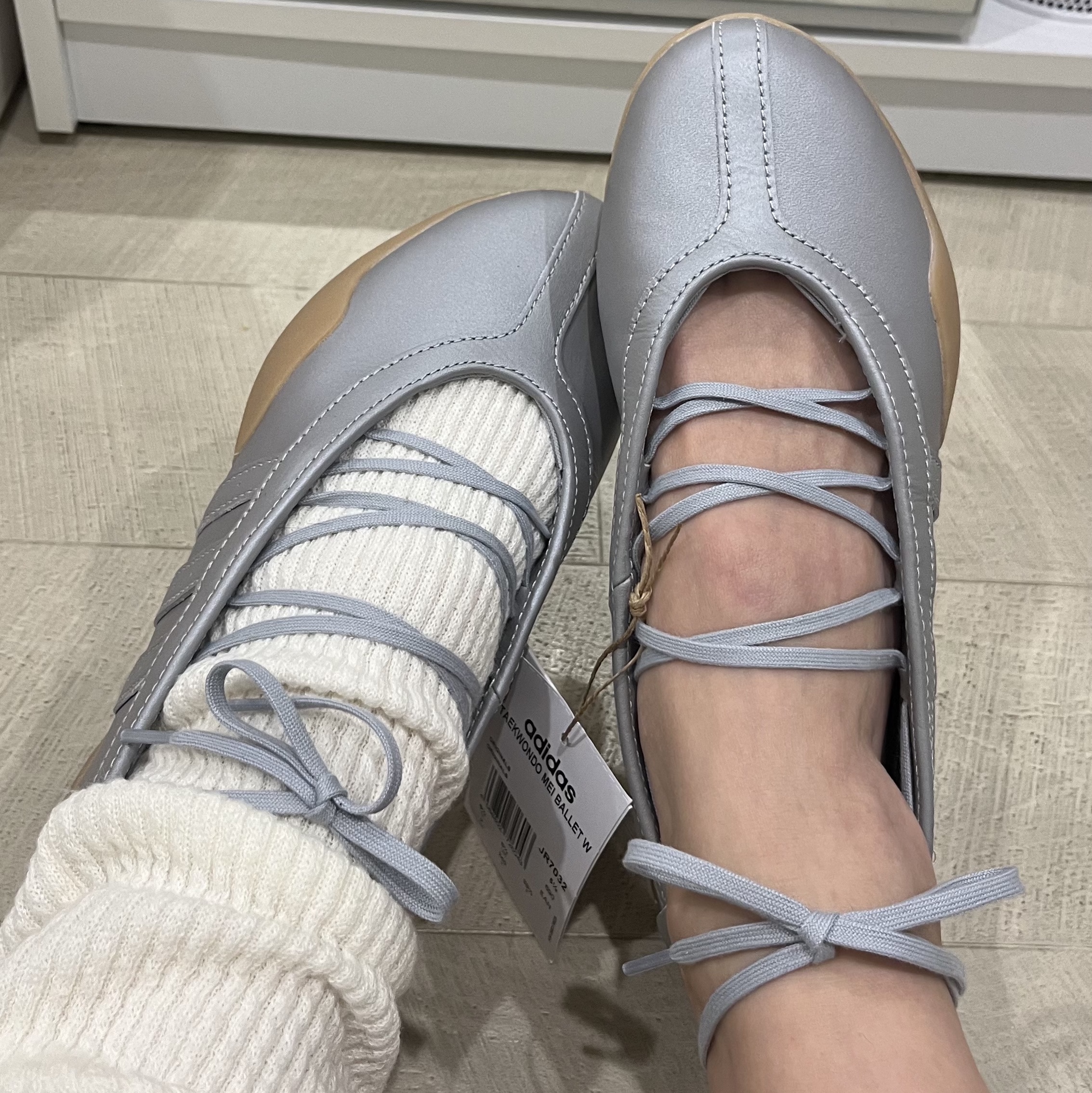 (W) Adidas Taekwondo Mei Silver Metallic Gum 착용 스타일