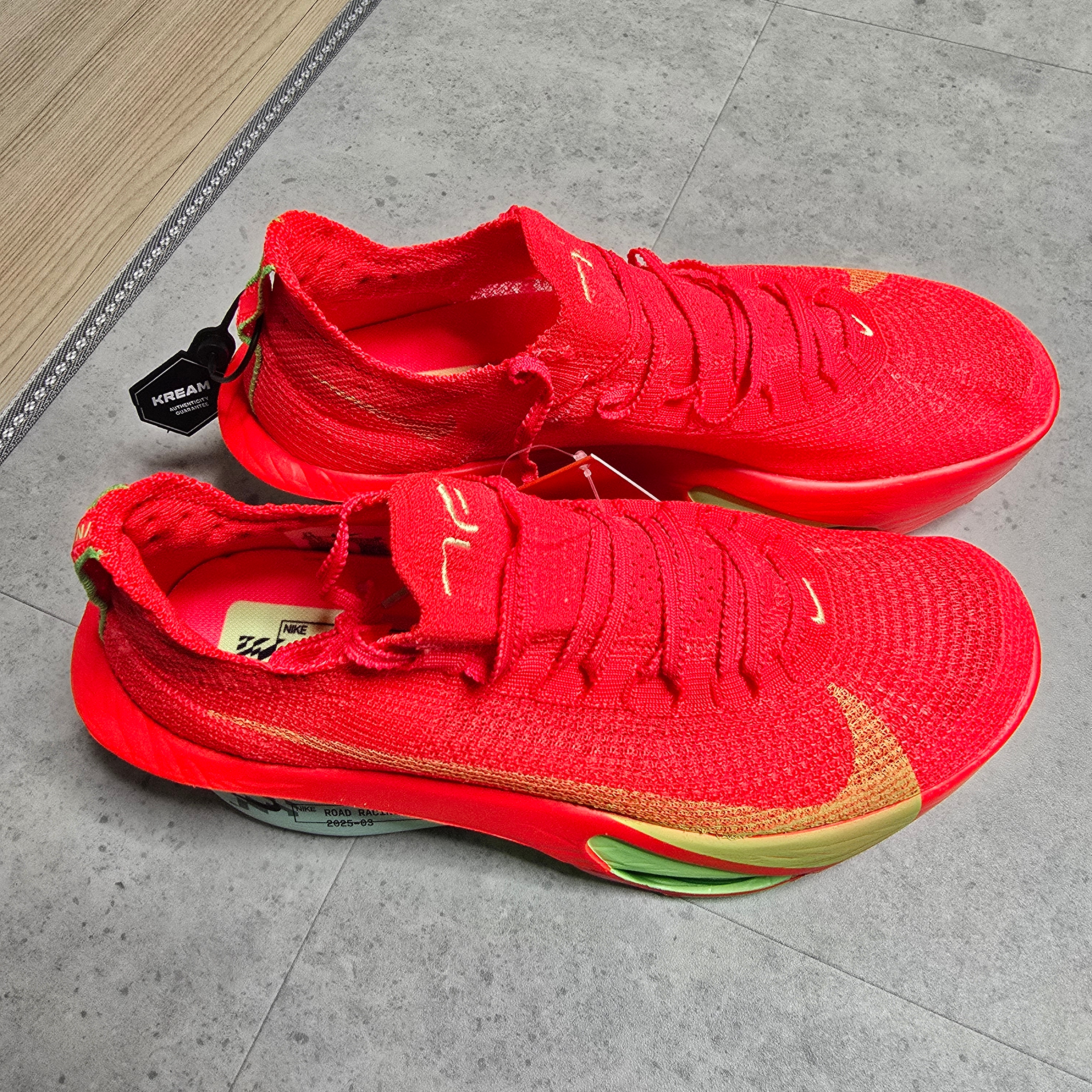 Nike Air Zoom Alphafly Next% 3 Bright Crimson Lime Blast 착용 스타일
