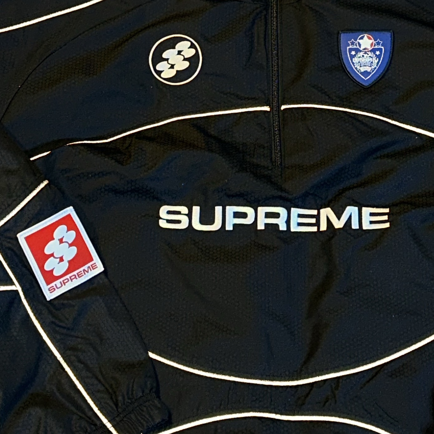 Supreme Reflective Piping Pullover Black - 24FW 착용 스타일