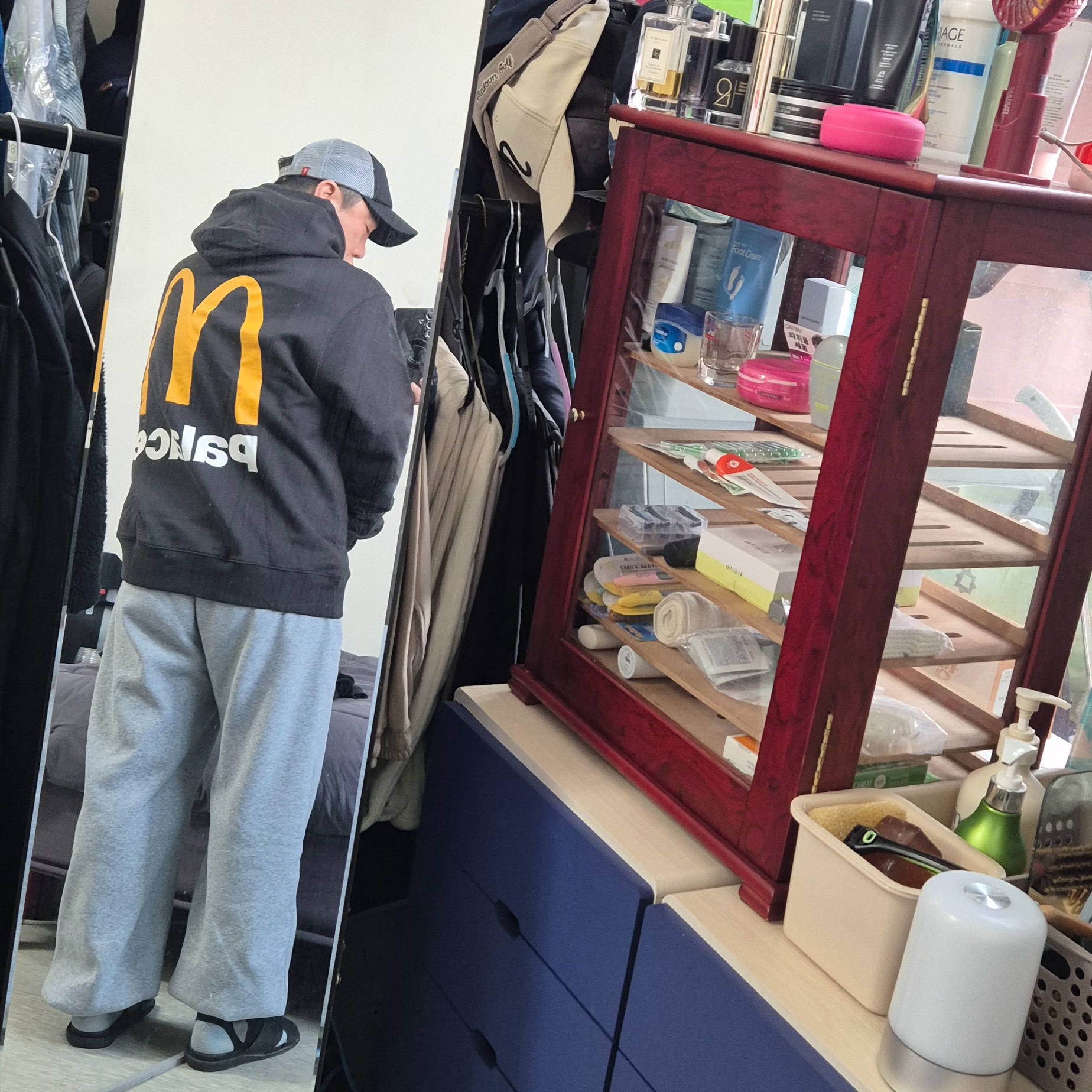 Palace x McDonald's Logo Hood Black - 23FW 착용 스타일
