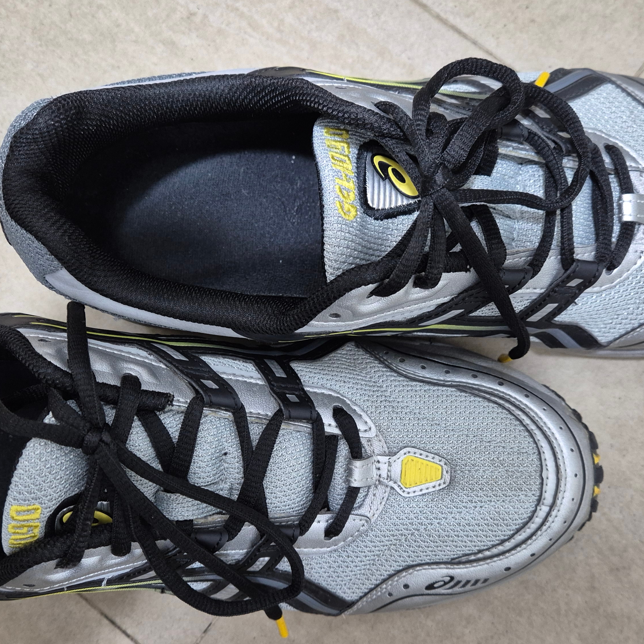 Asics Gel-1090 Mid Grey Black 착용 스타일
