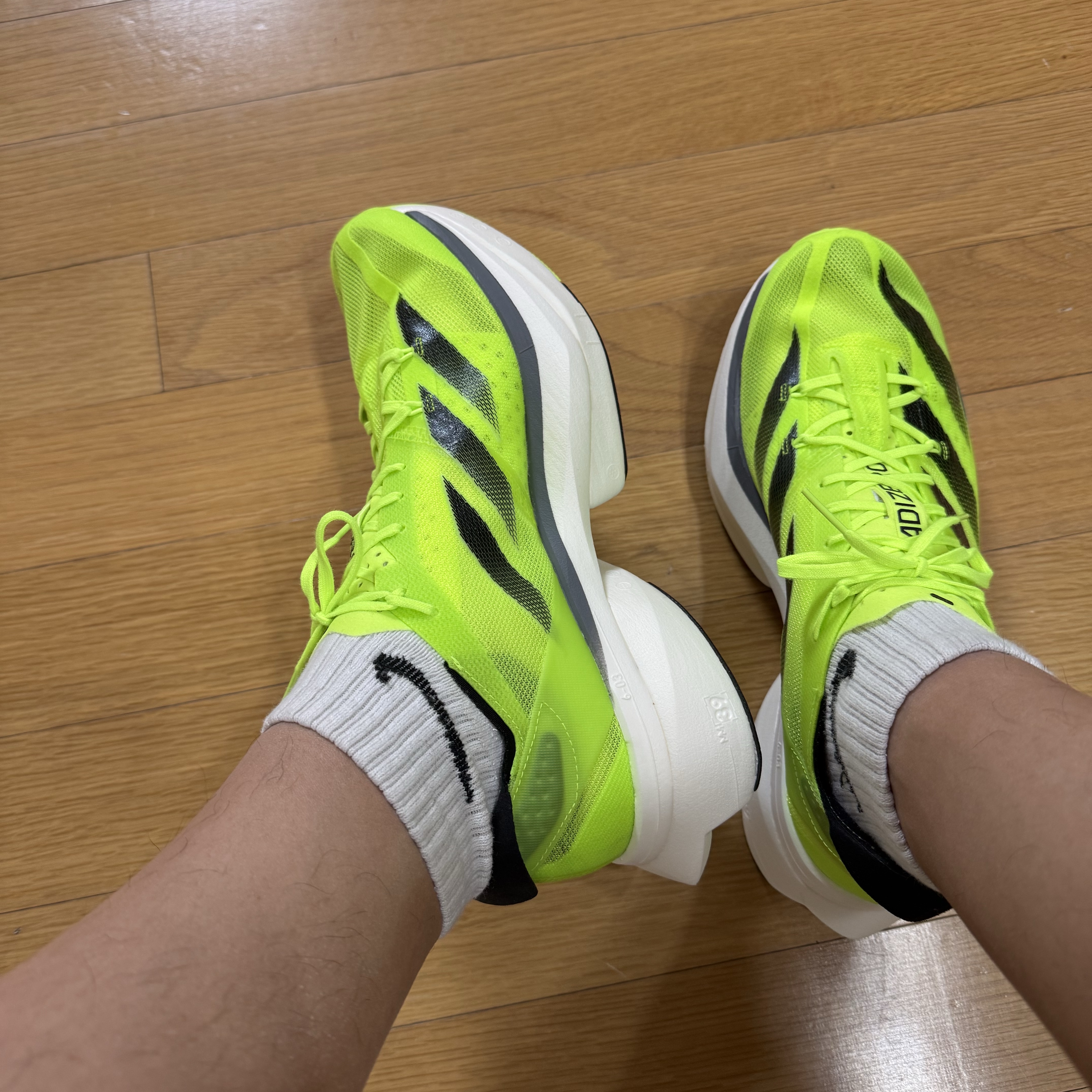 Adidas Adizero Adios Pro 3 Lucid Lemon Core Black 착용 스타일