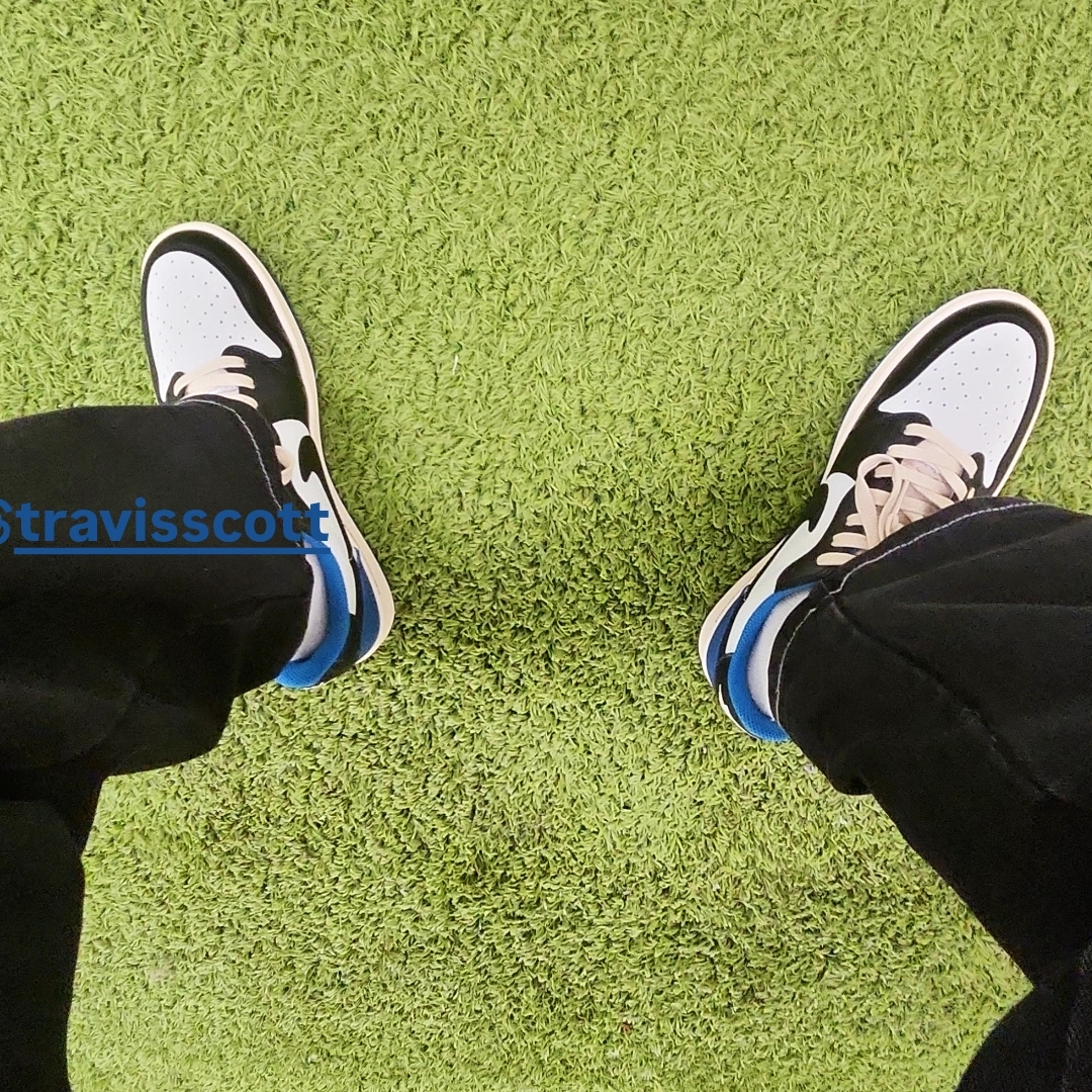 Jordan 1 x Travis Scott x Fragment Retro Low OG SP Military Blue, Jordan 1 x Travis Scott Retro Low OG SP Black Phantom 착용 스타일 - 1