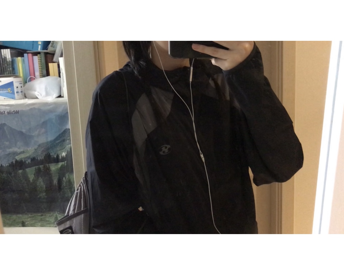 Sansan Gear Running Jacket Black 착용 스타일
