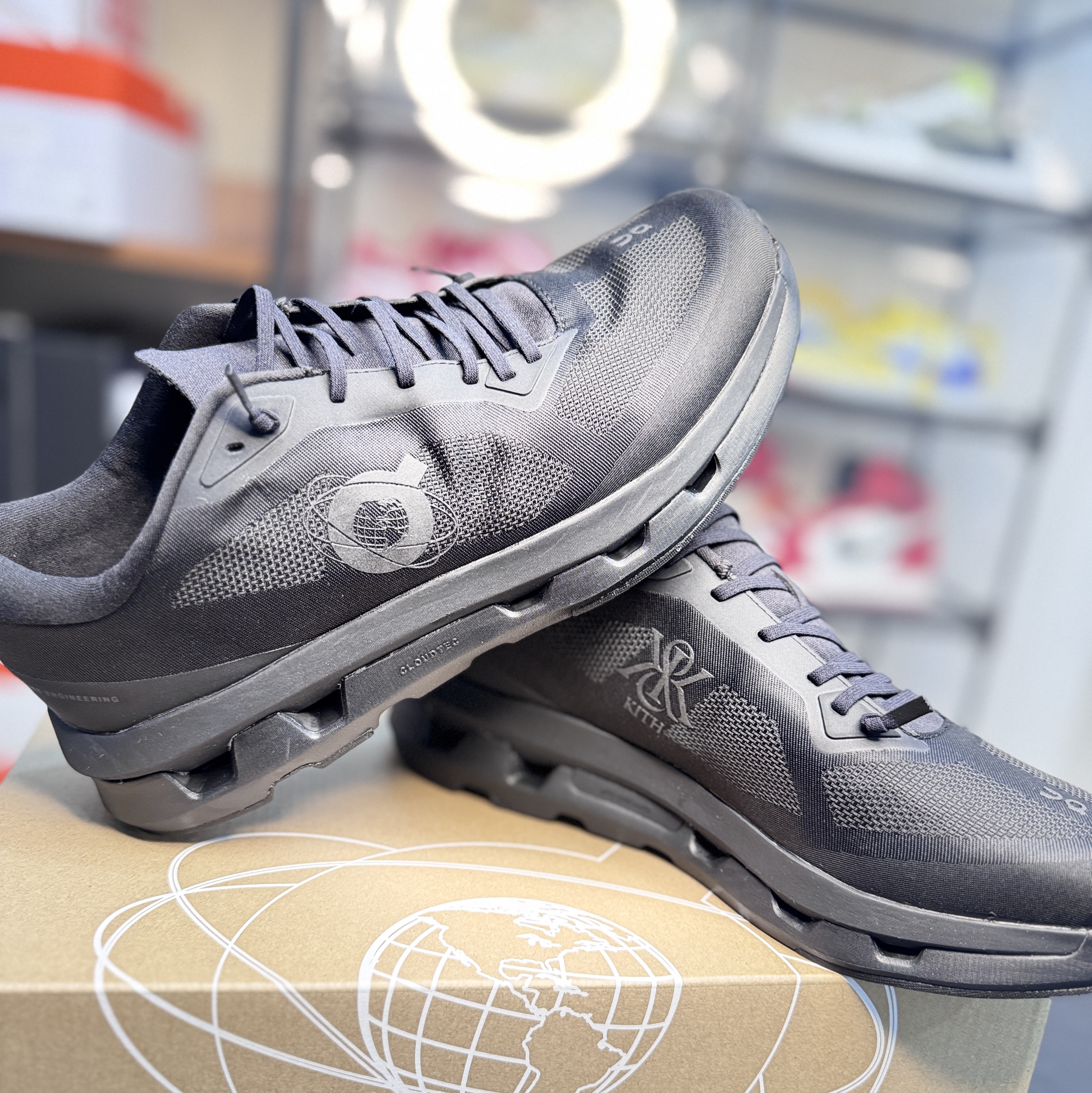 On Running x Kith Cloudzone Black 착용 스타일 - 1