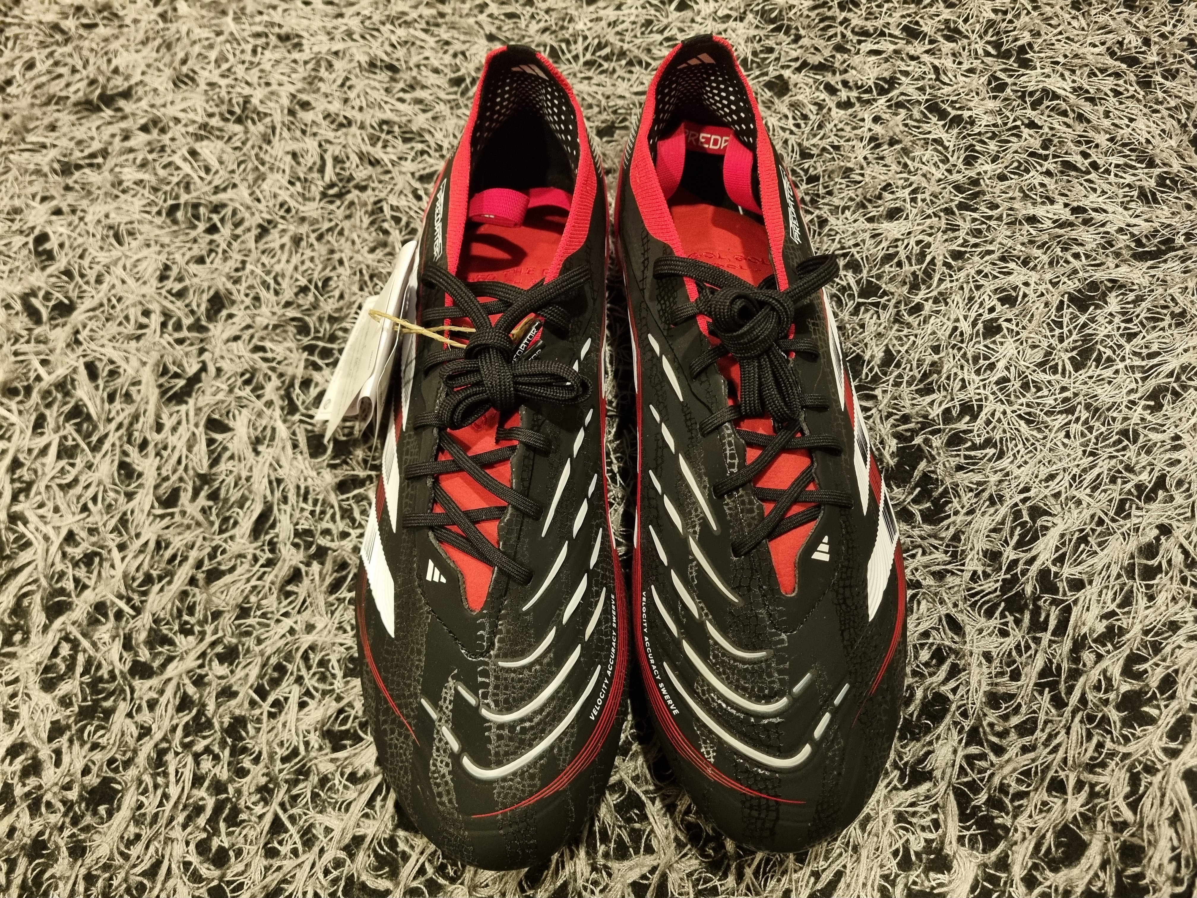 Adidas Predator Elite Foldover Tongue Firm Ground BWR Cleats Core Black Cloud White 착용 스타일 - 4