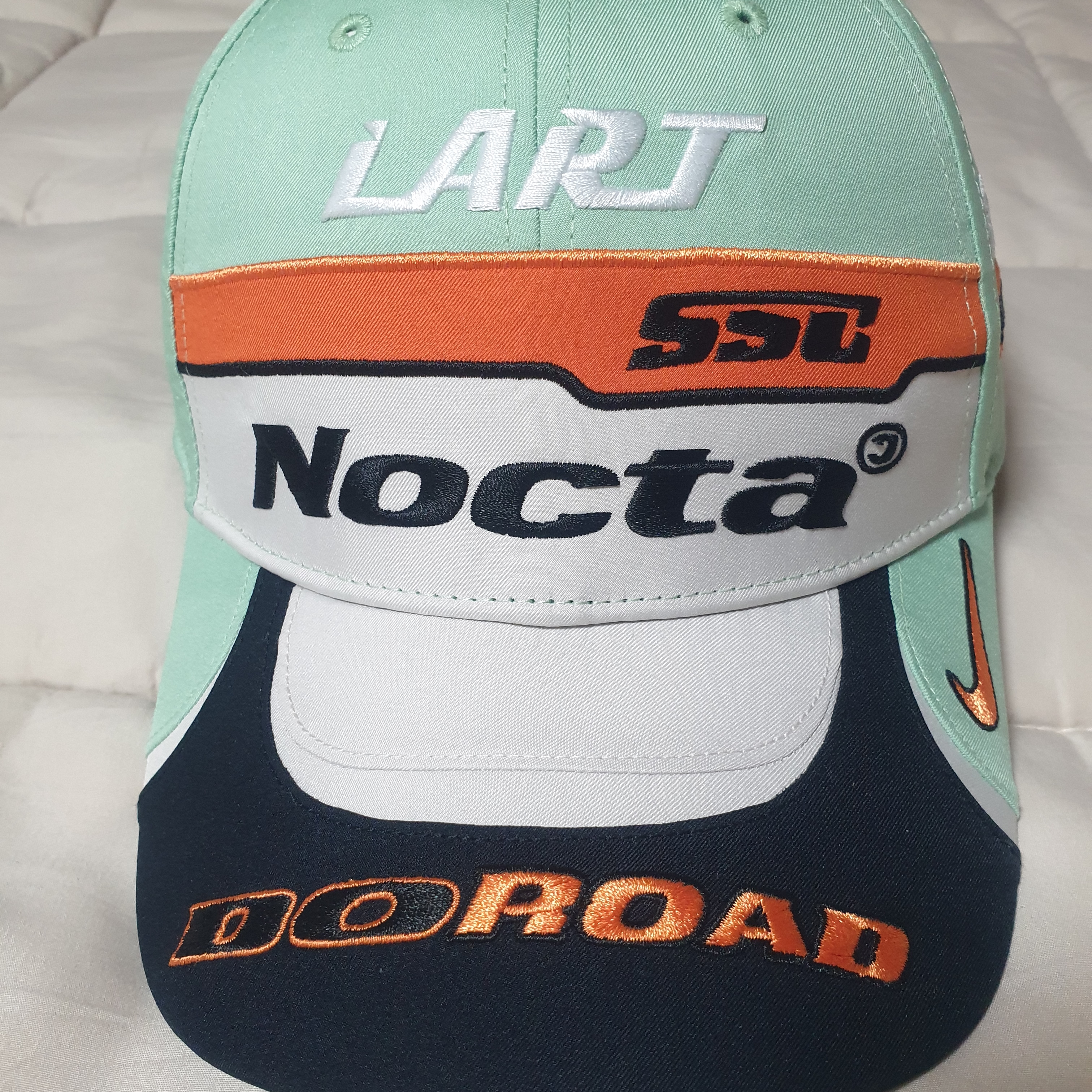 Nike x Drake Nocta x Kar L'Art De L'Automobile Drx Hat Enamel Green 착용 스타일 - 1