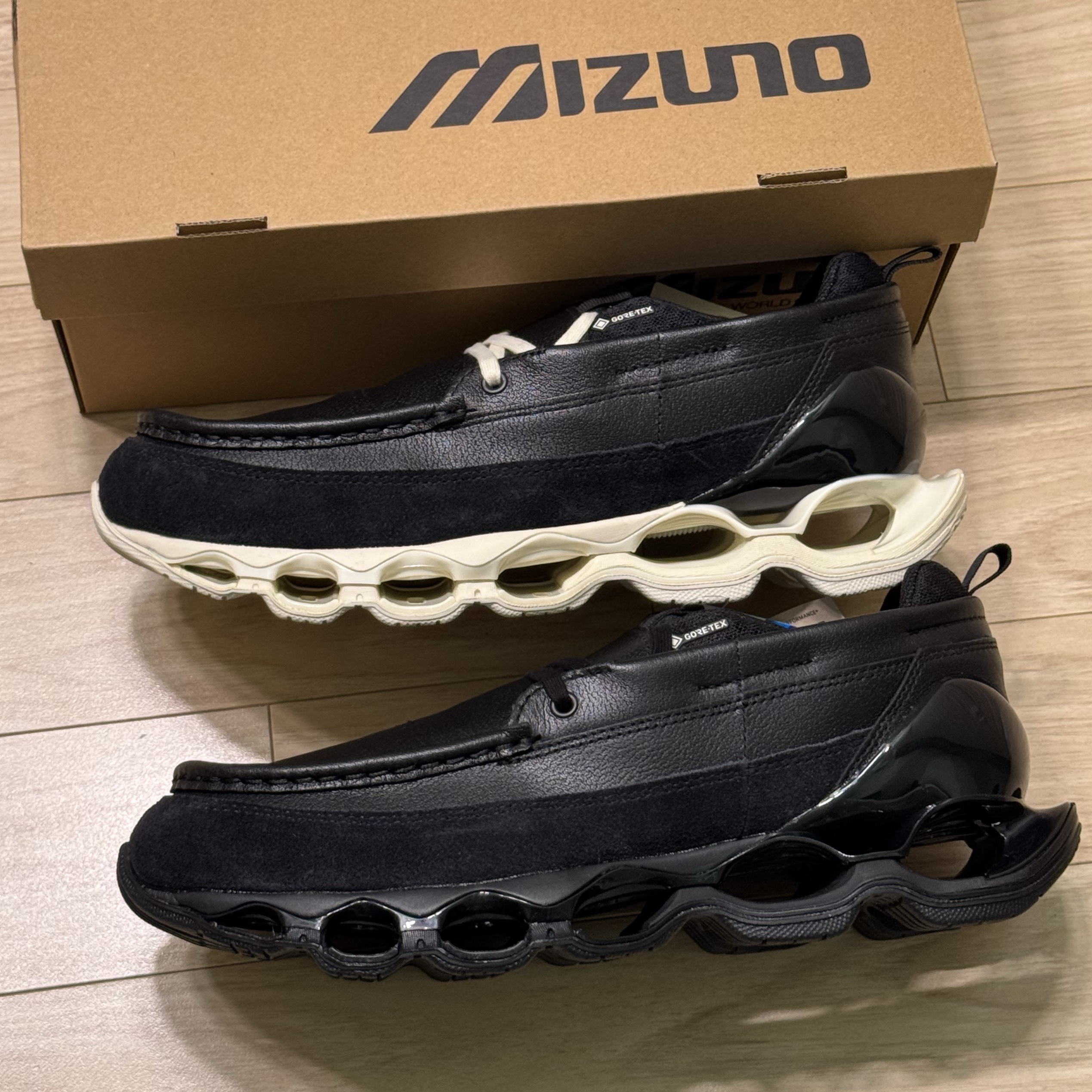 Mizuno Wave Prophecy MOC GTX Black, Mizuno Wave Prophecy MOC GTX Black Off White 착용 스타일 - 1