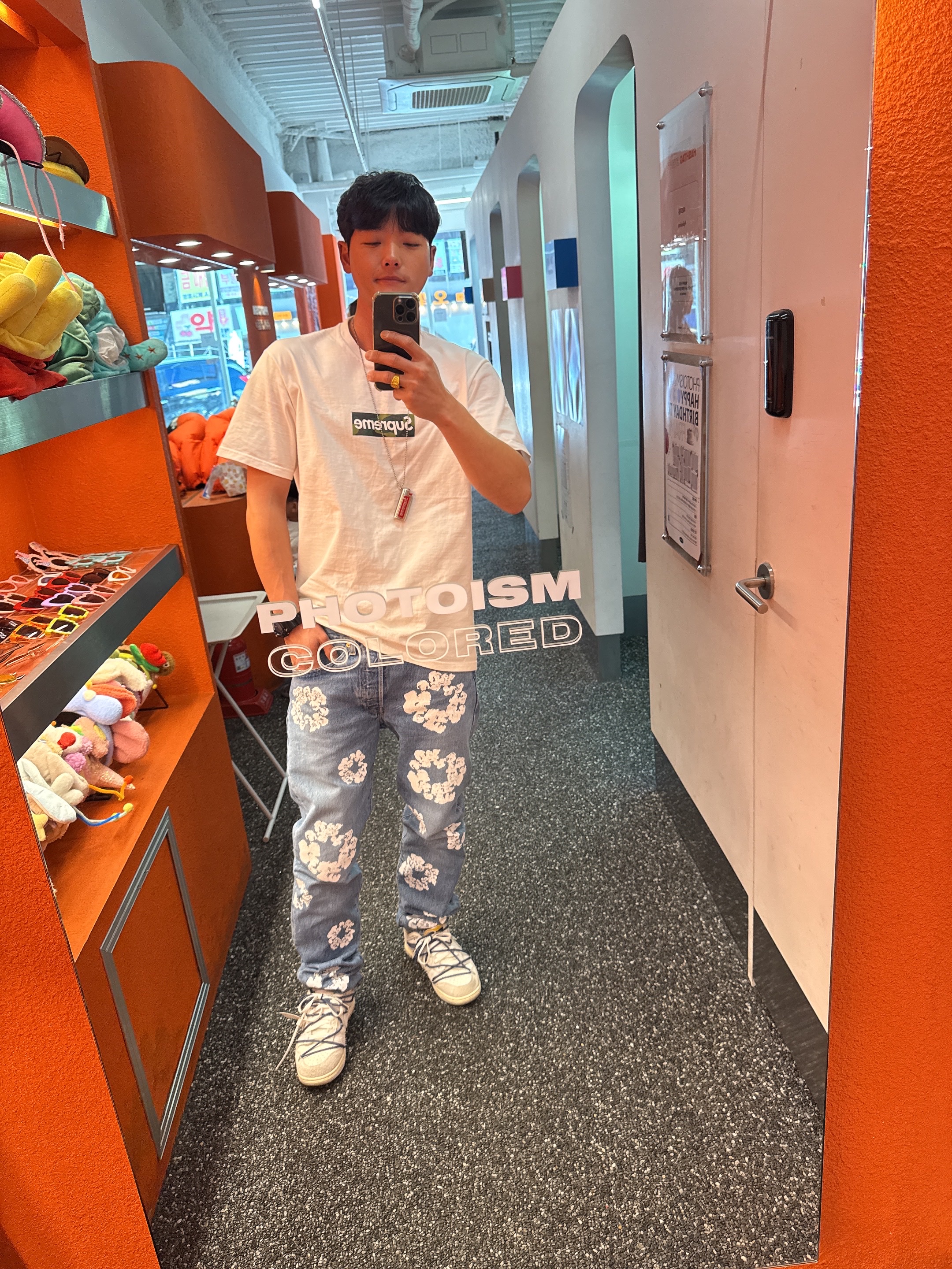 Supreme x The North Face Nuptse Orange - 16FW, Supreme Box Logo T-Shirt White - 23FW 착용 스타일 - 4
