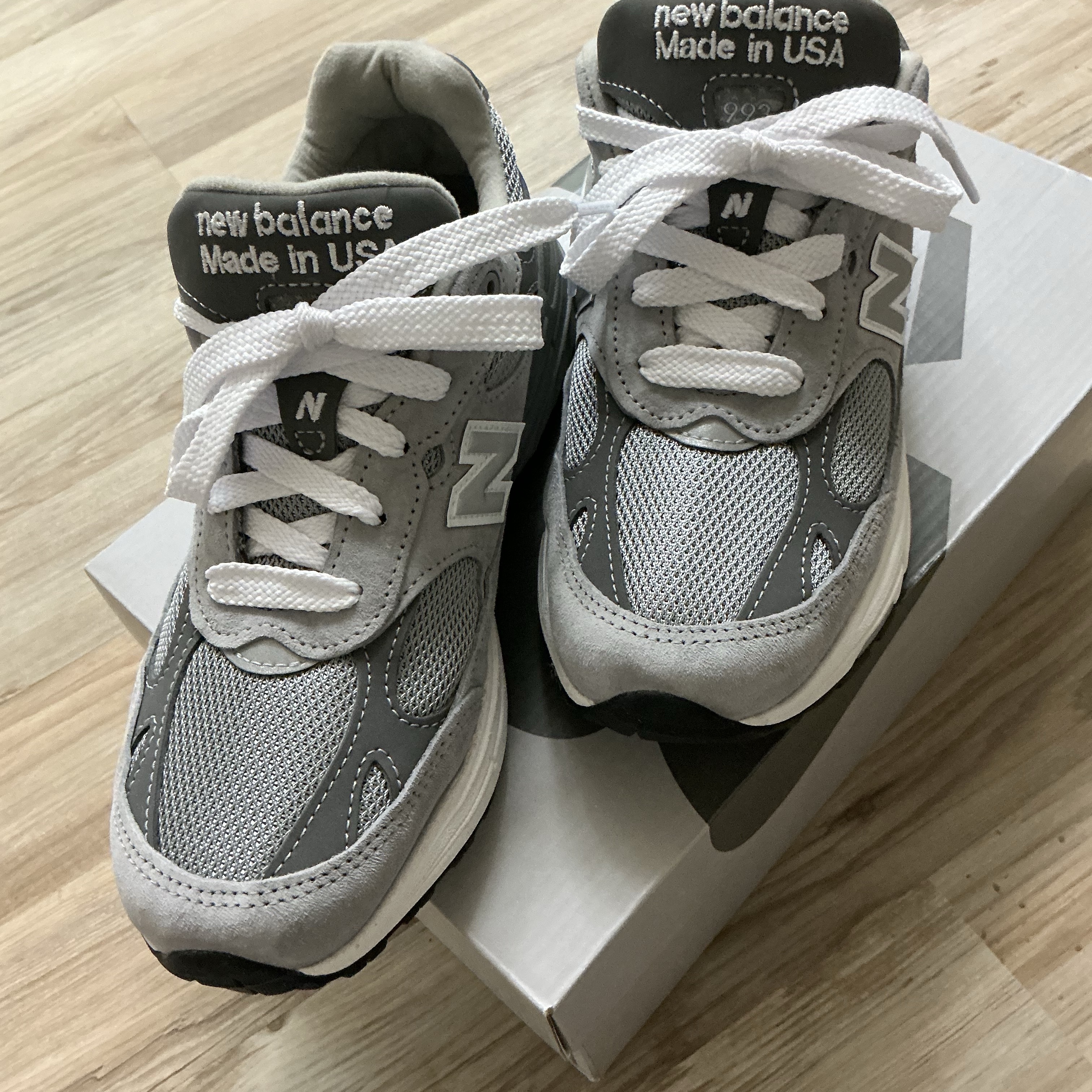 (W) New Balance 993 Made in USA Grey - B Standard 착용 스타일 - 1