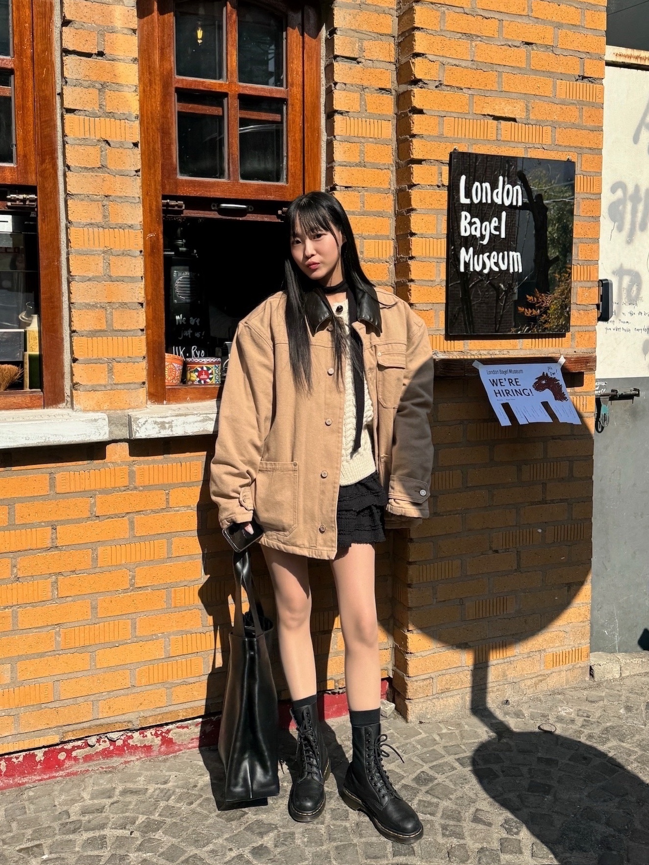 (W) Dr. Martens 1490 Virginia Black, Miu Miu Leather Hobo Bag Black 착용 스타일 - 1