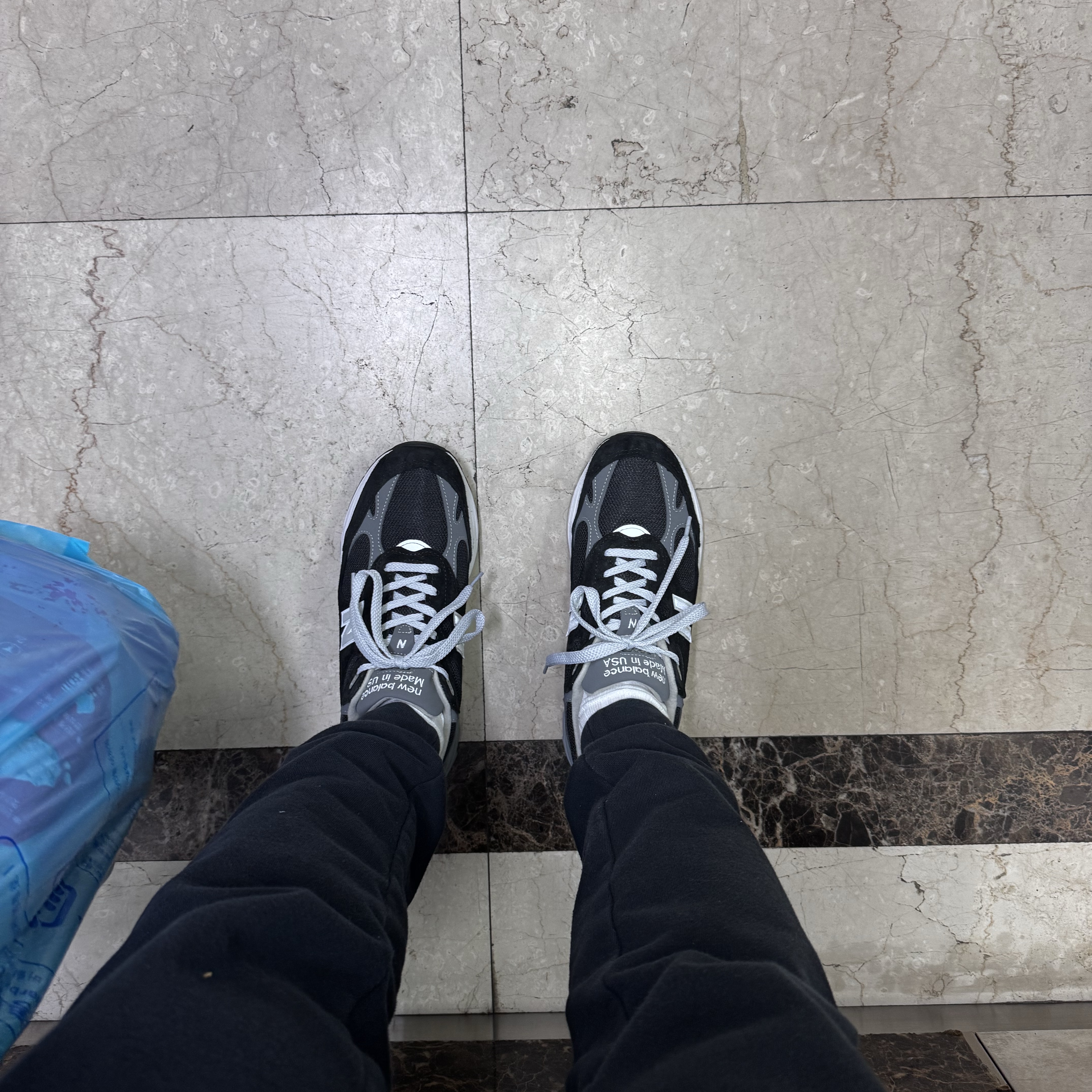 New Balance 993 Made in USA Black - D Standard 착용 스타일 - 1