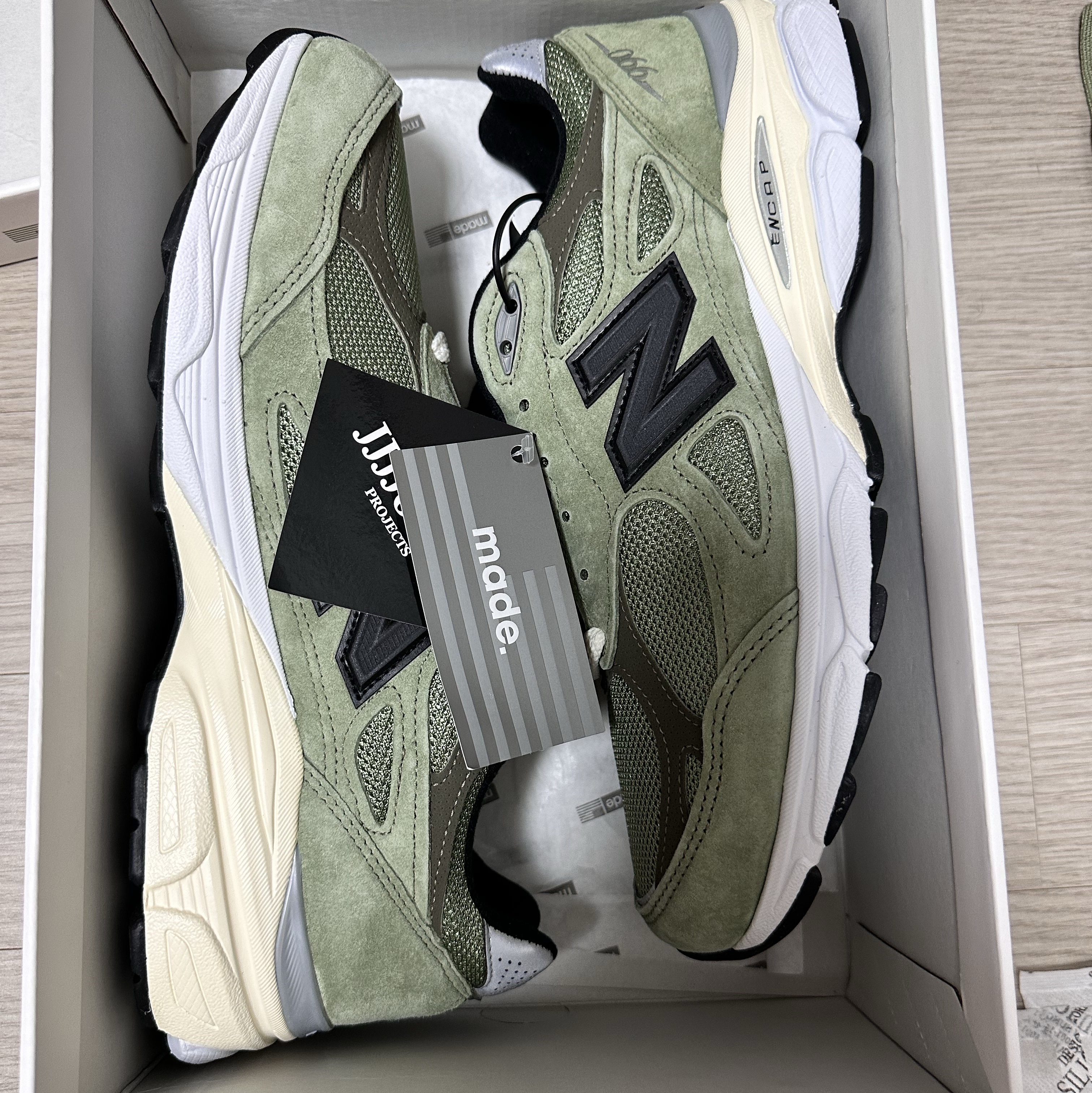 New Balance x JJJJound 990v3 Olive 착용 스타일