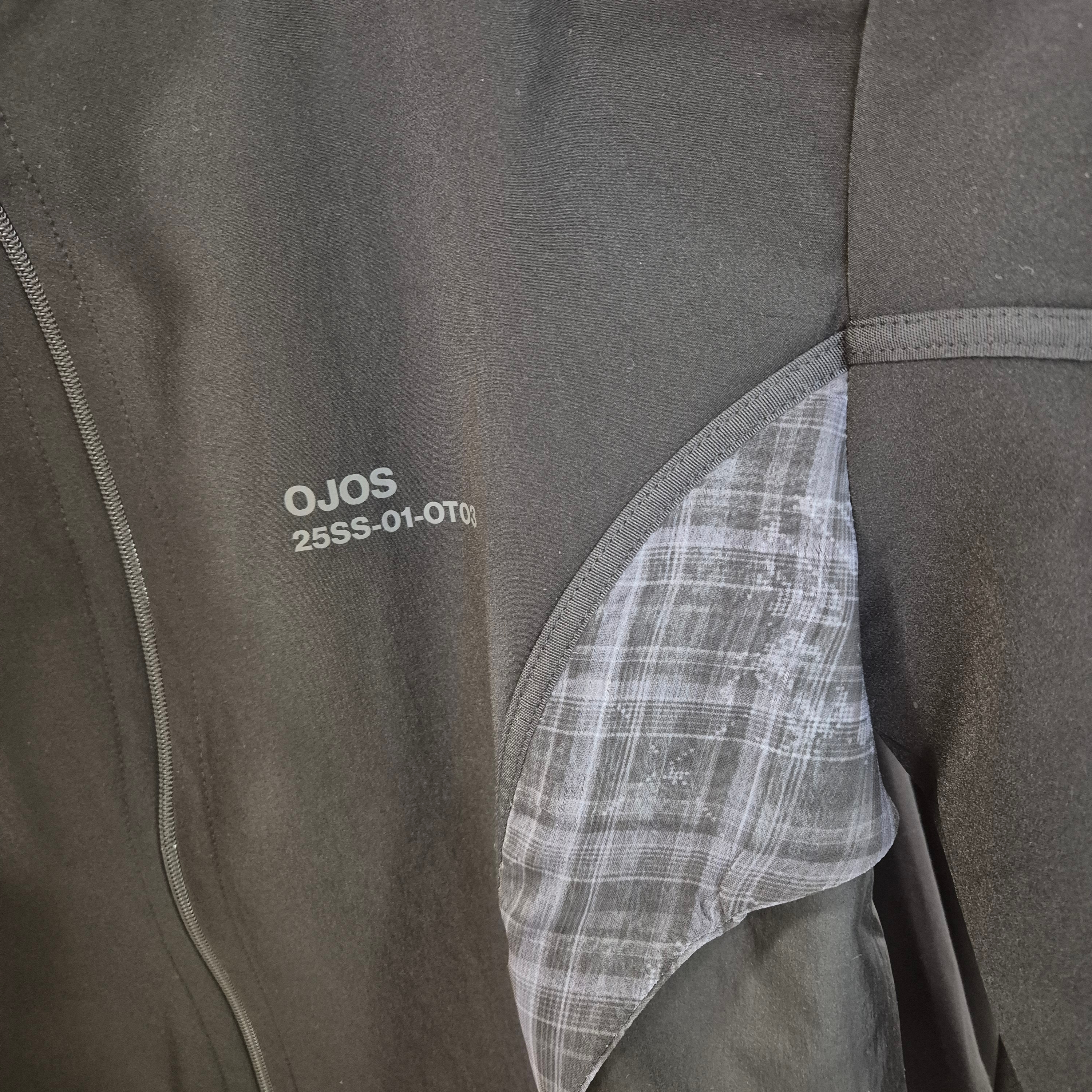 OJOS Strap Trimming Pattern Jacket Black 착용 스타일