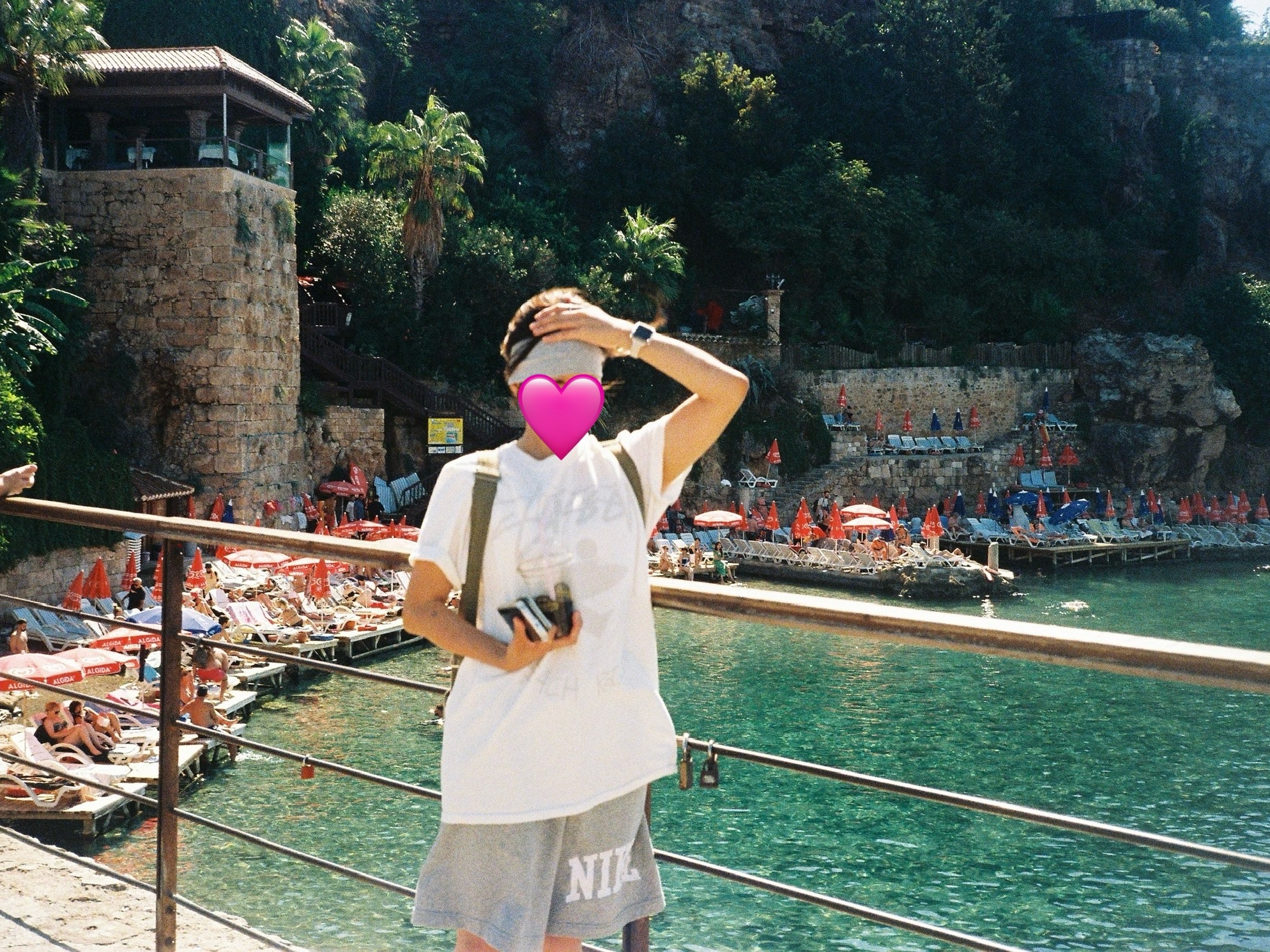 Stussy Beach Roots Pigment Dyed T-Shirt Natural 착용 스타일 - 2