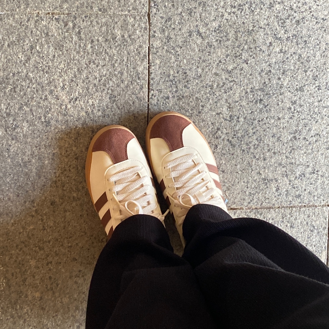 Adidas VL Court 2.0 Cream Brown 착용 스타일