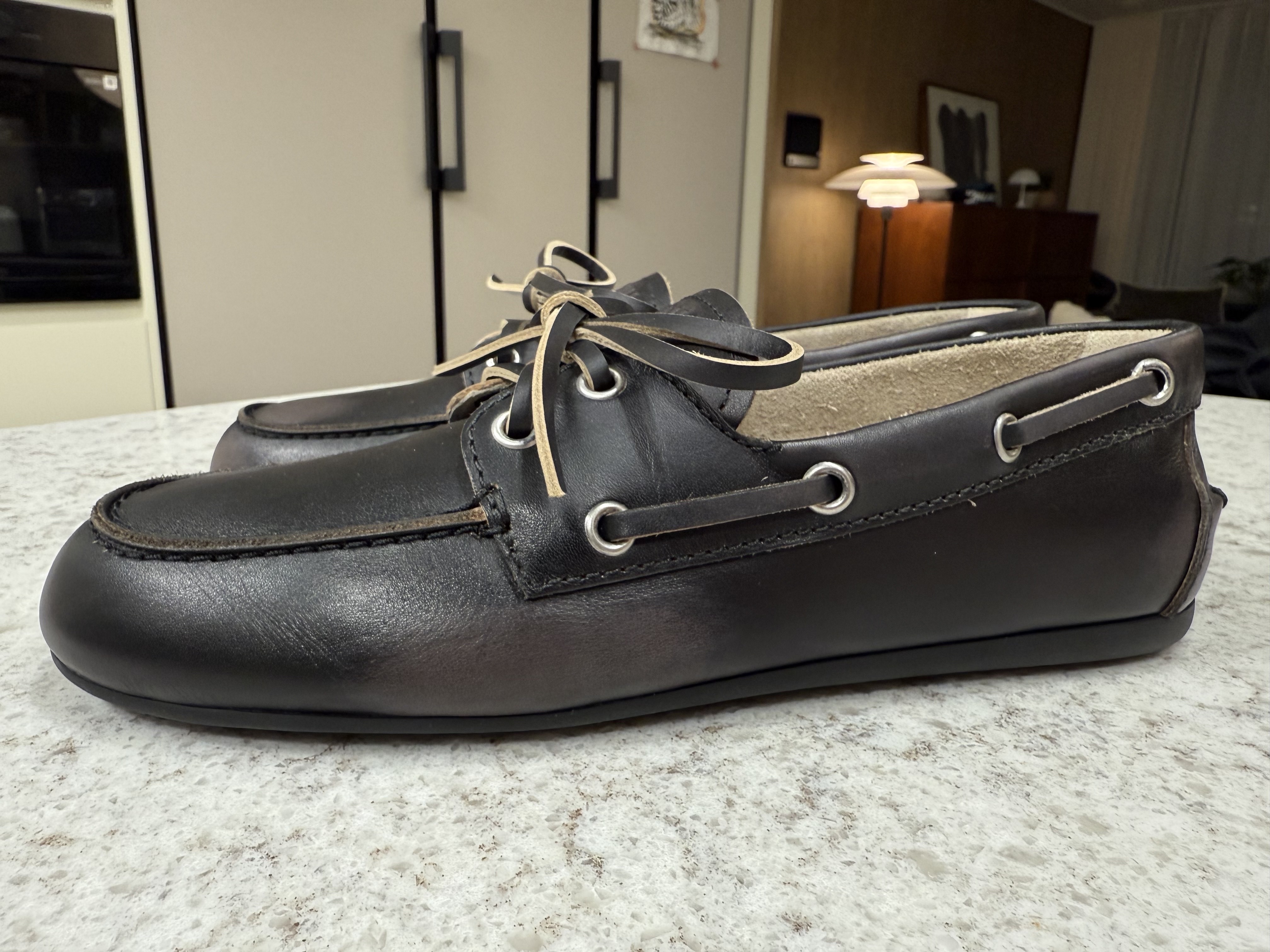 Louis Vuitton Petit Noe Monogram, (W) Miu Miu Unlined Bleached Leather Loafers Black 착용 스타일 - 6