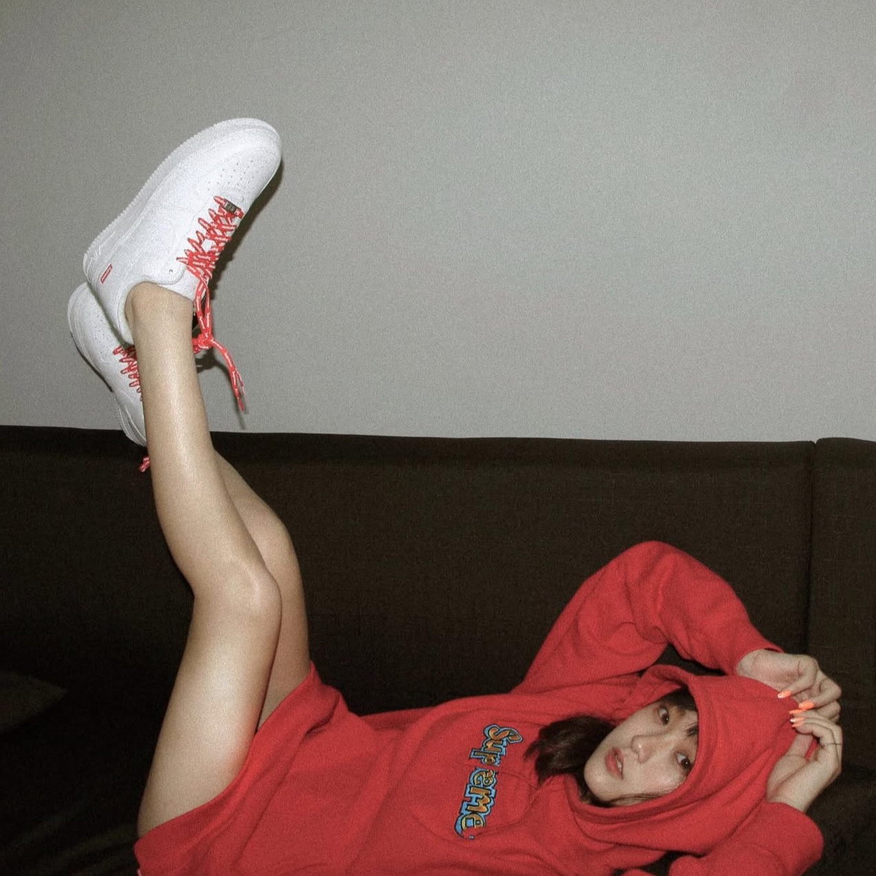 Nike x Supreme Air Force 1 Low White 착용 스타일 - 6
