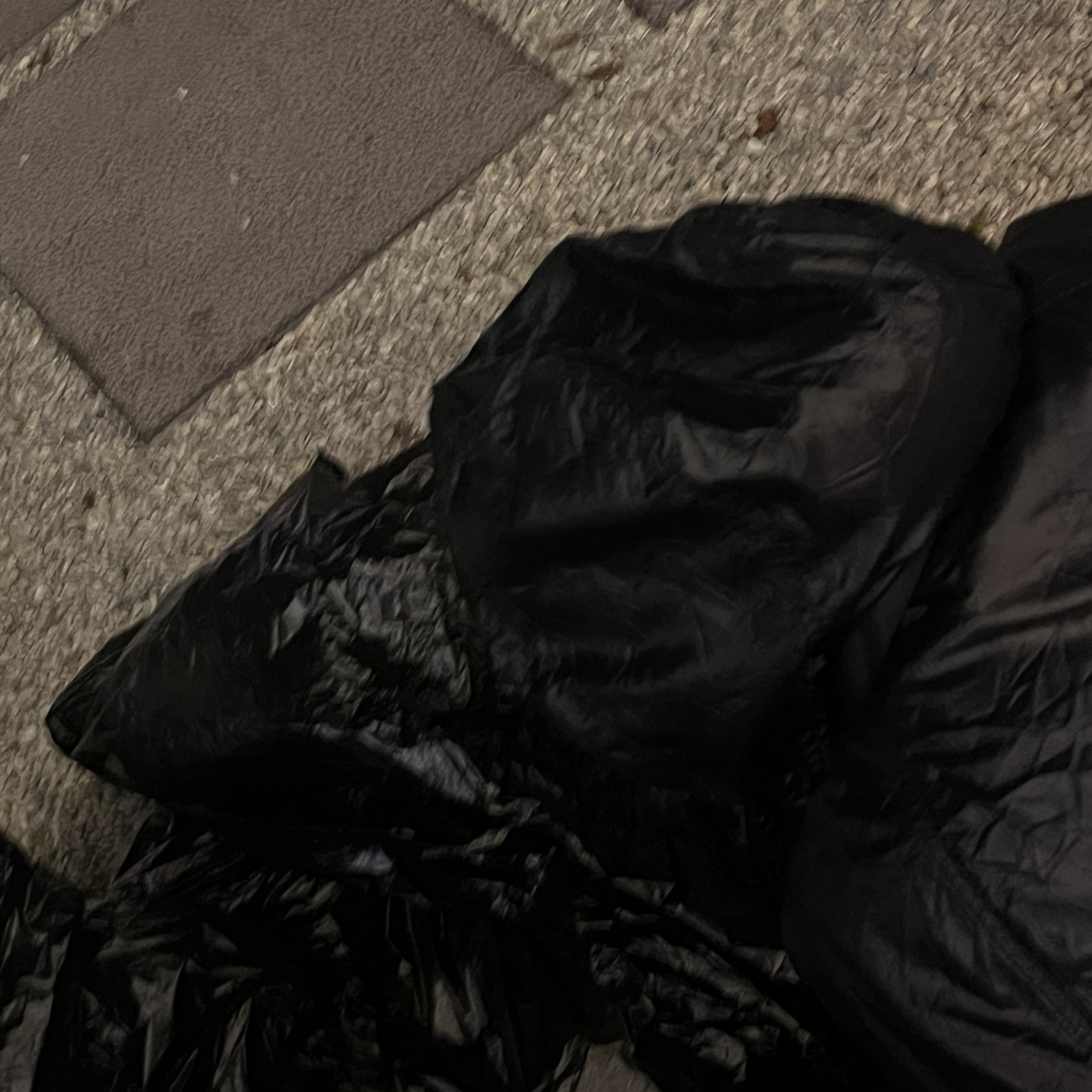 Stussy Beach Shell Wrinkled Nylon Jacket Black 착용 스타일