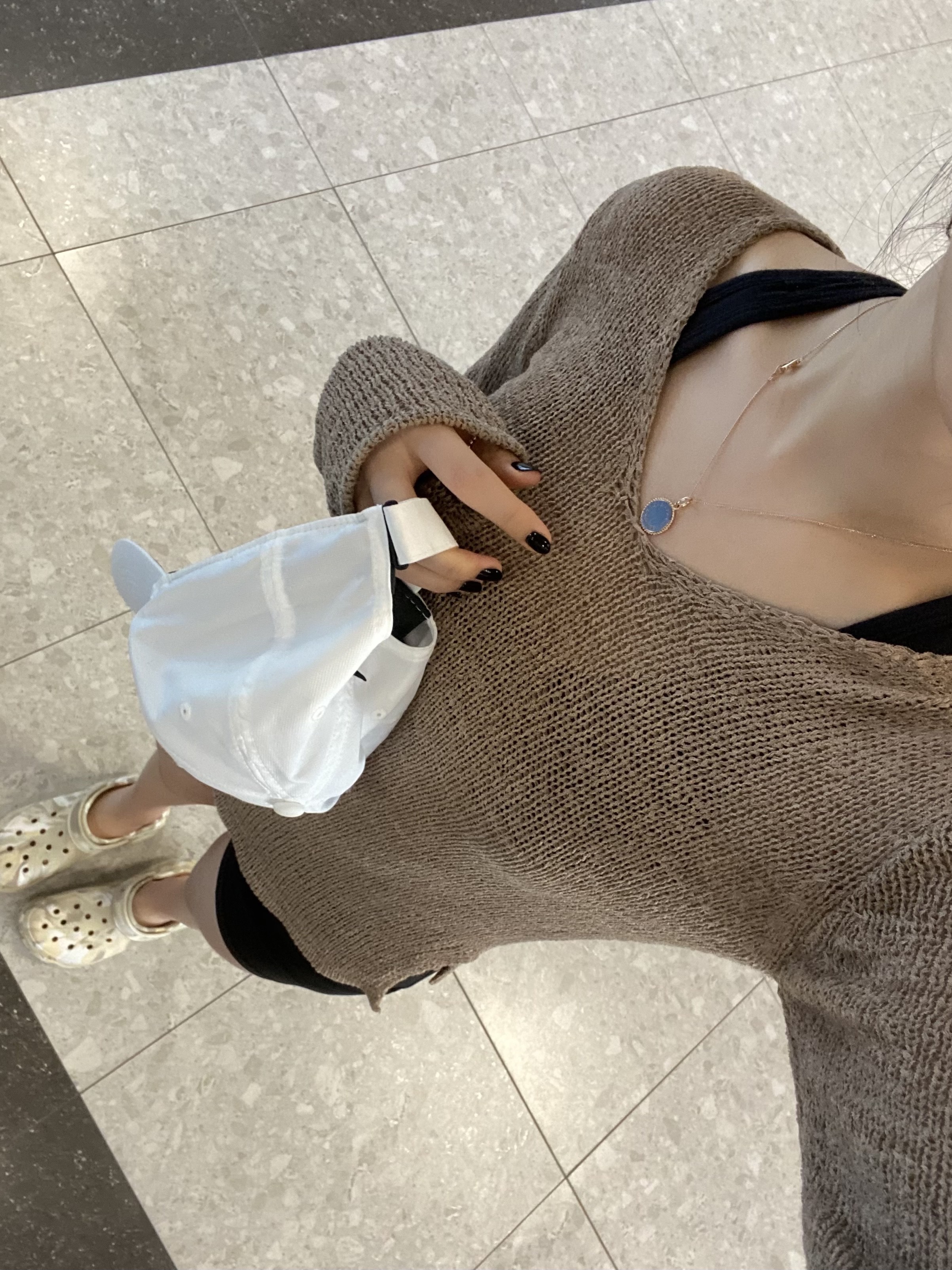 Crocs Classic Crush Marbled Clog Bone Multi 착용 스타일
