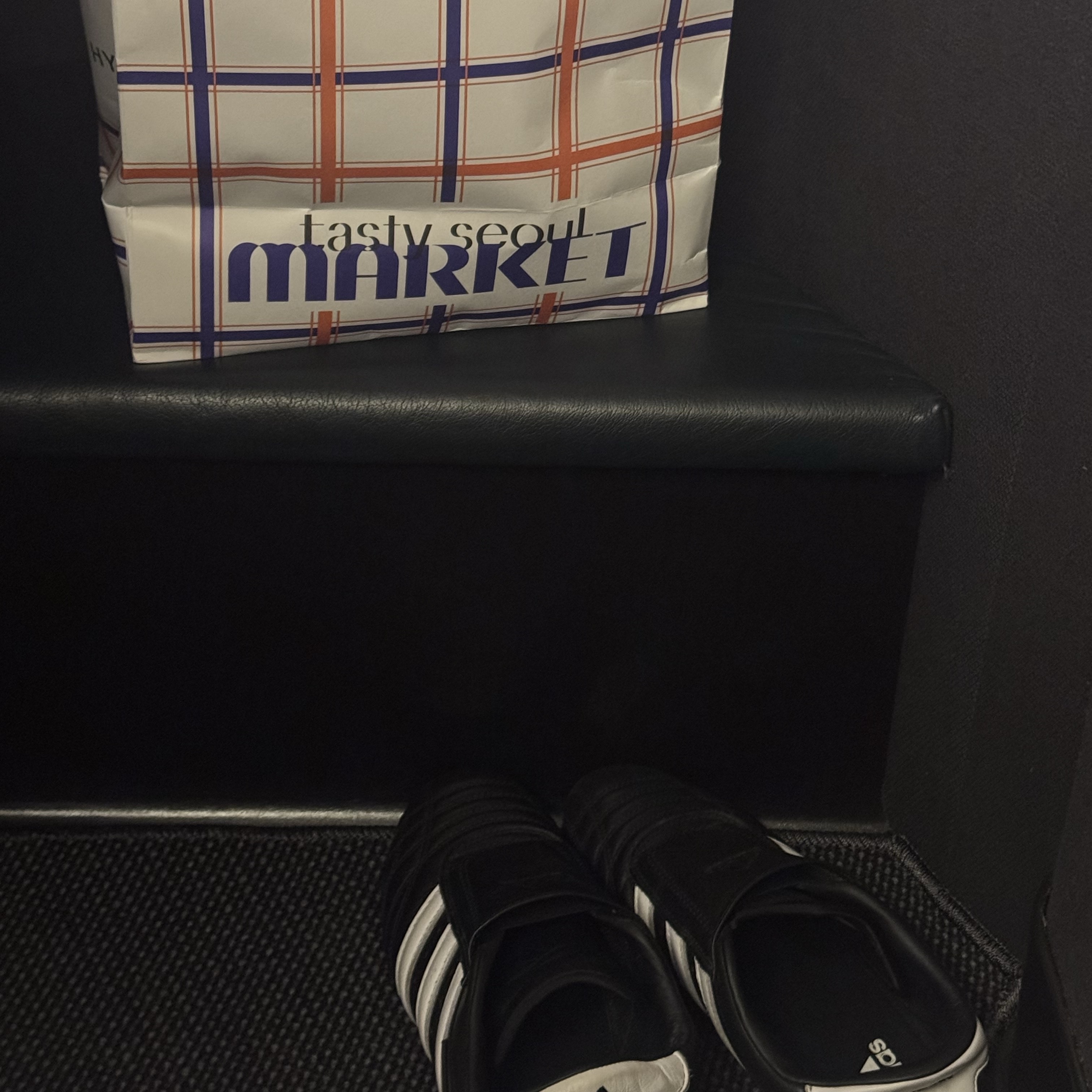 (W) Adidas Taekwondo Core Black Cloud White 착용 스타일