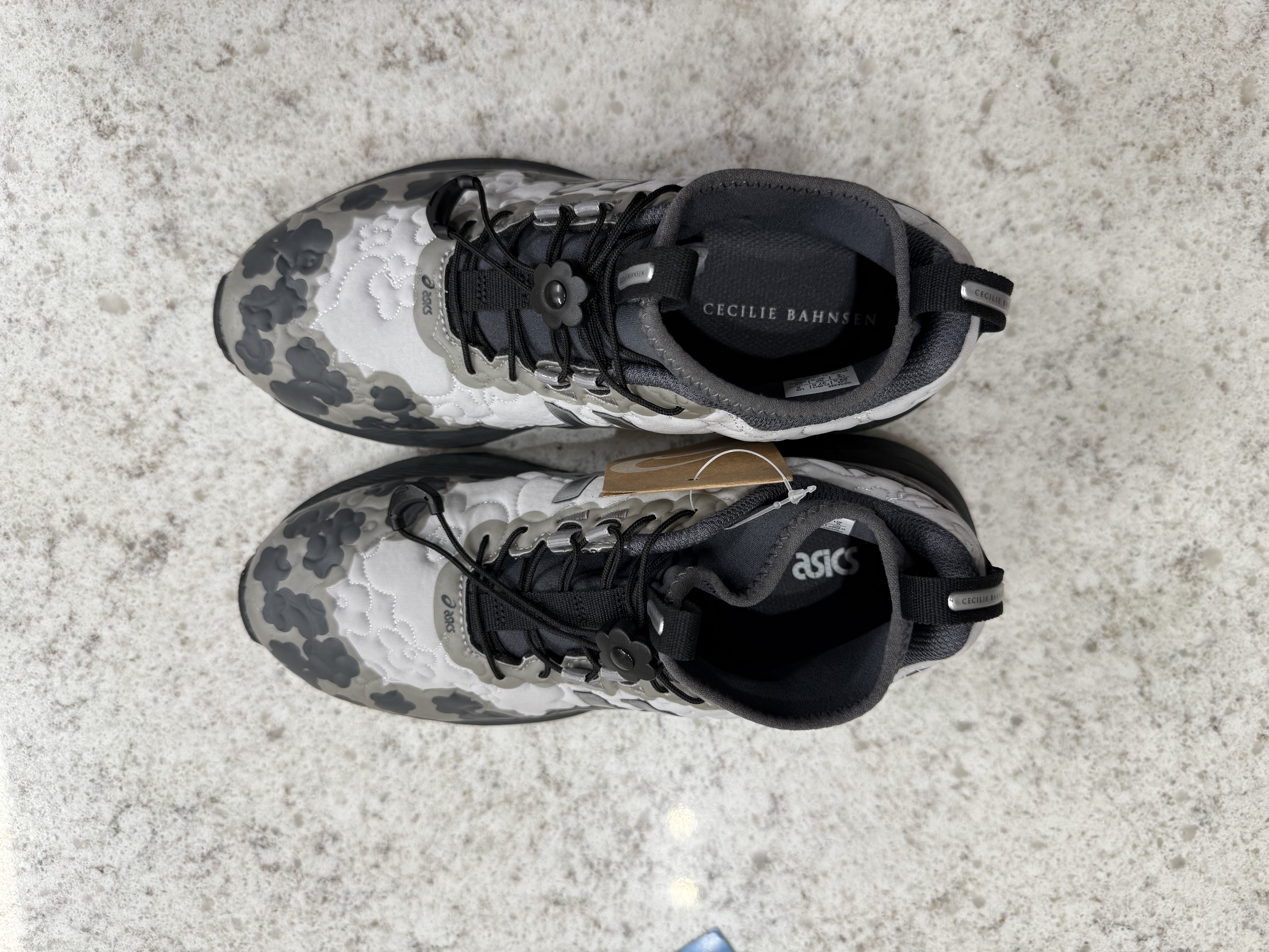 Asics x Cecilie Bahnsen Gel-Terrain MT Pure Silver 착용 스타일 - 5