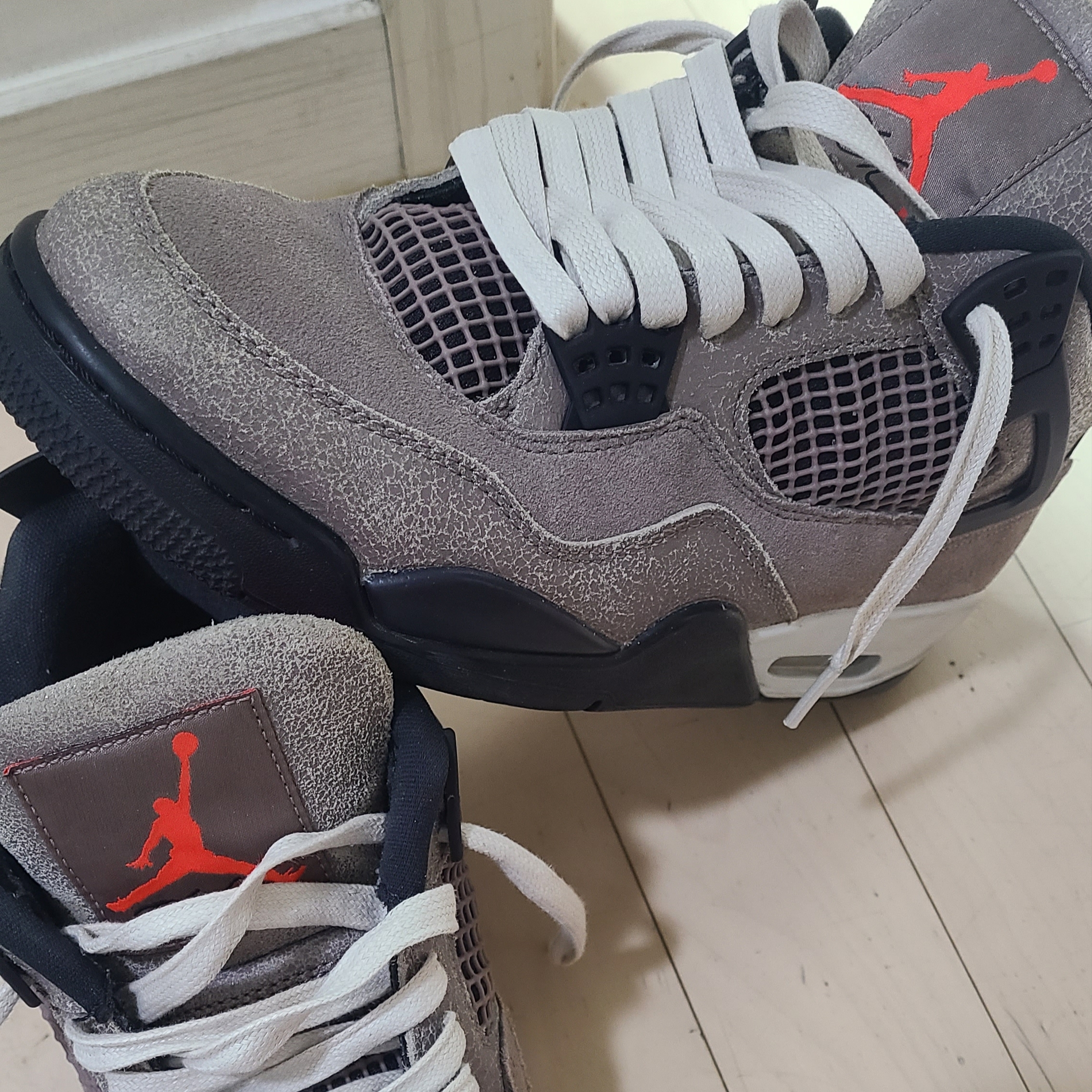 Jordan 4 Retro Taupe Haze 착용 스타일 - 2